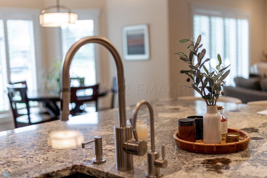 Island prep sink