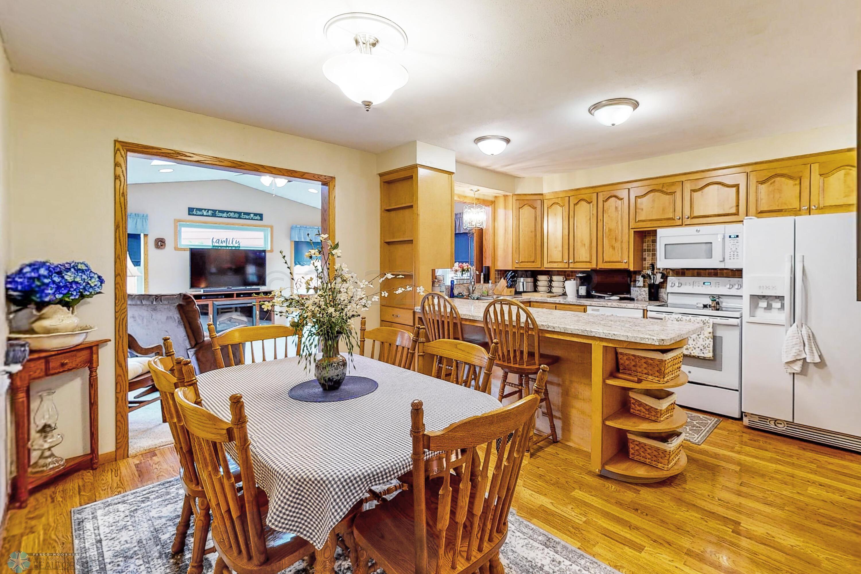 Kitchen eating area