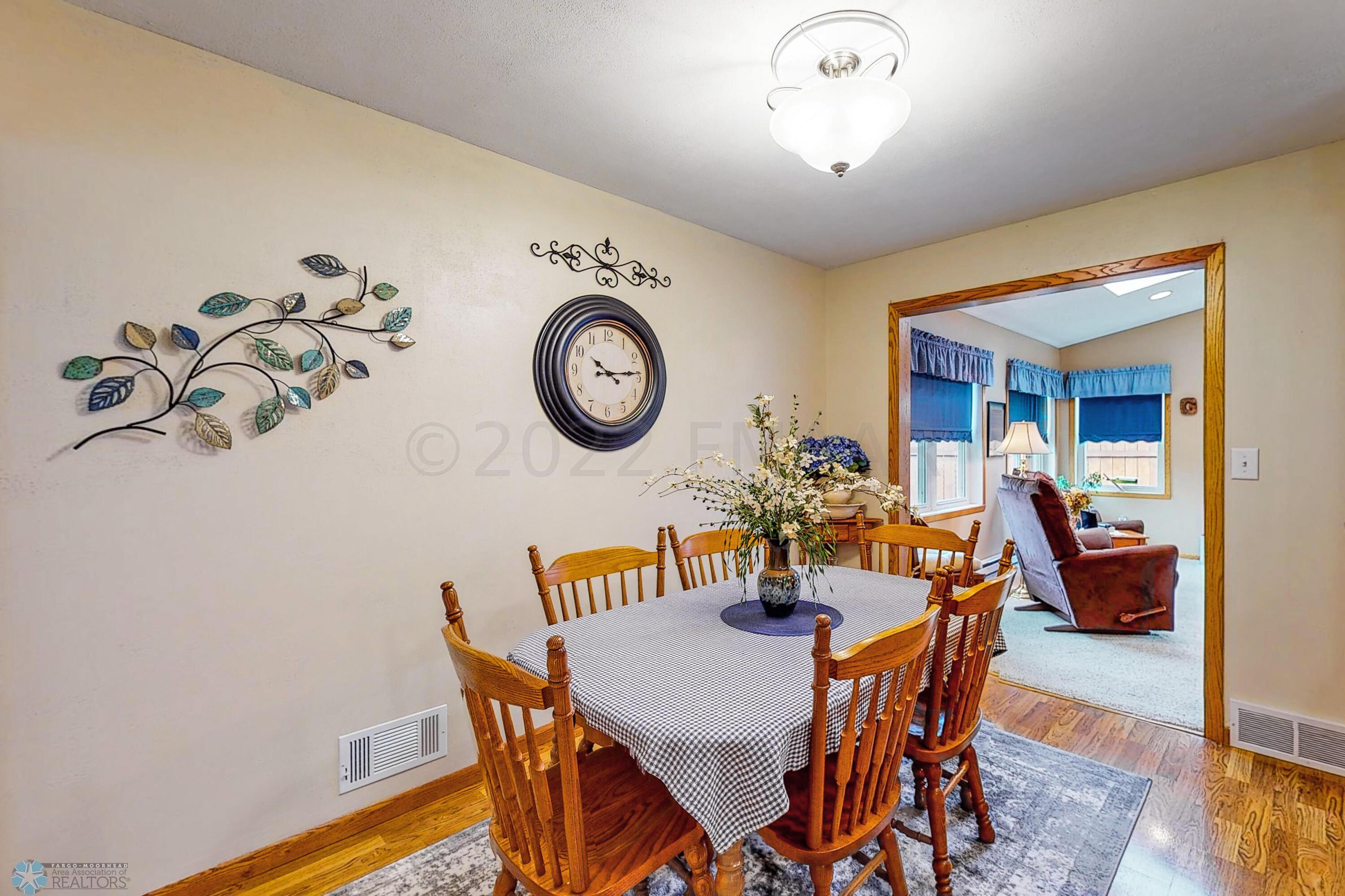 Kitchen eating area