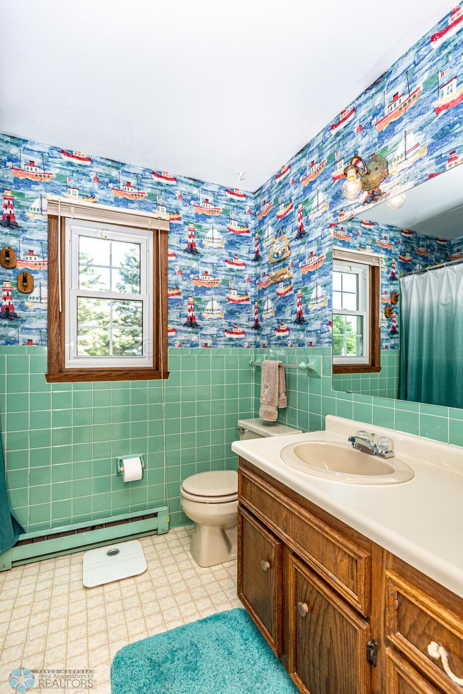 Upstairs full bath