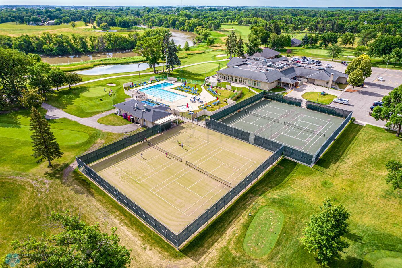 FCC tennis courts
