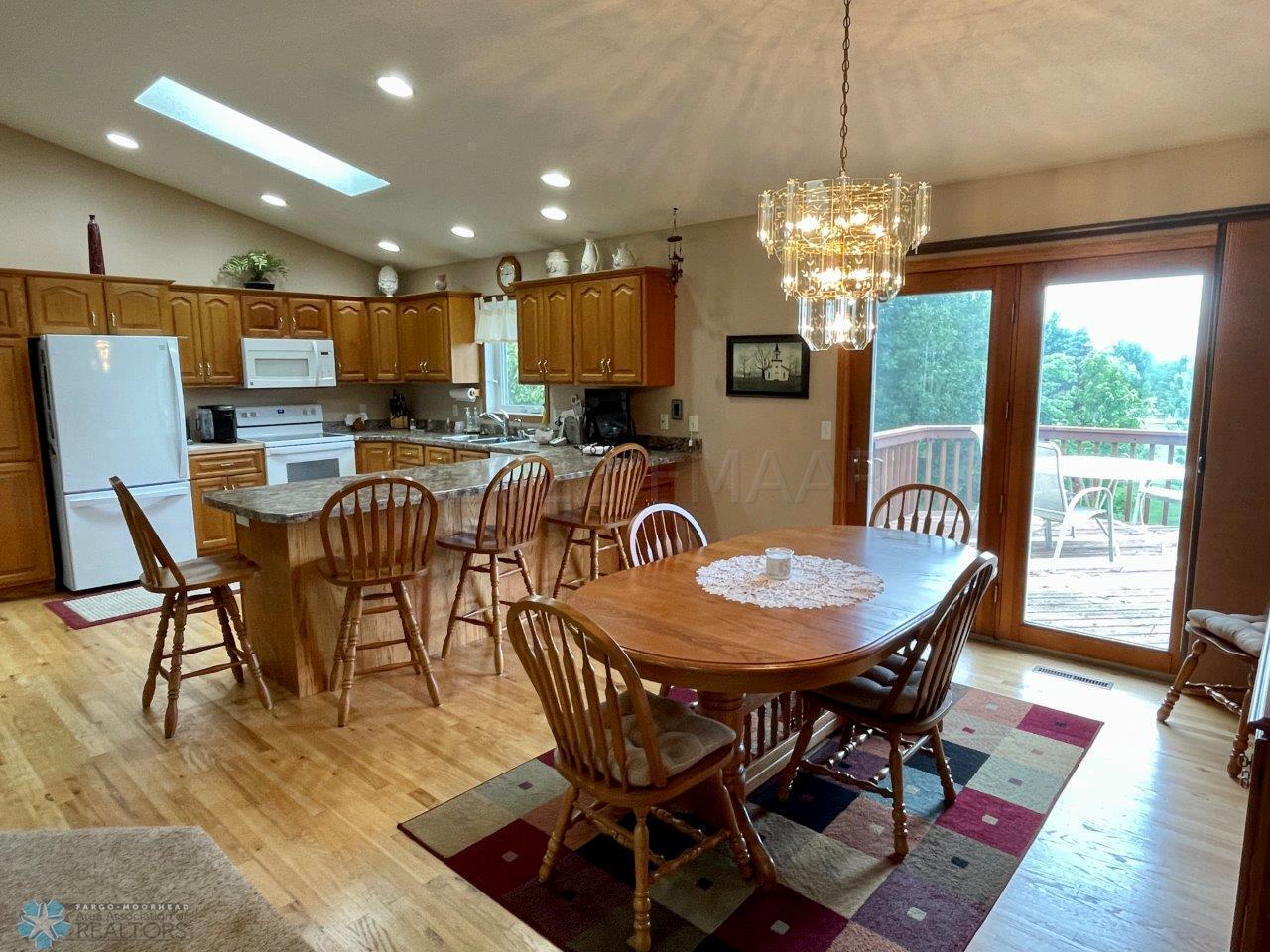 4-Dining room (2)