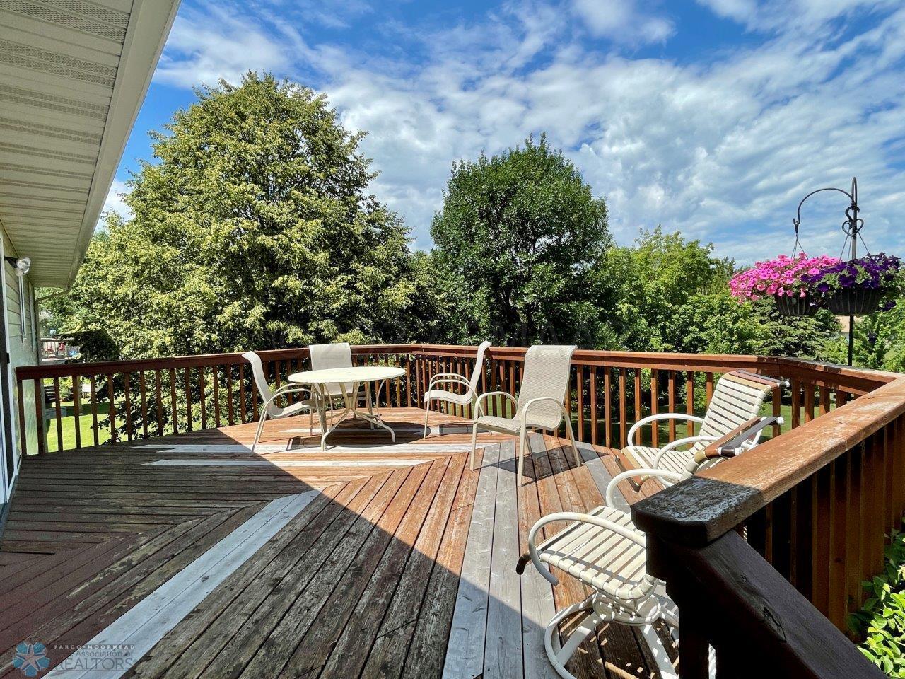 13-Backyard deck off dining room (1)