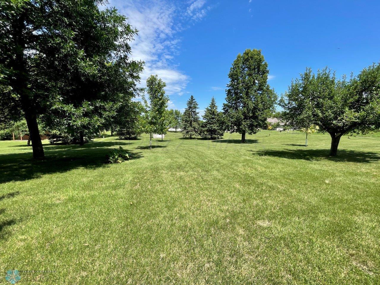18-Beautiful large yard