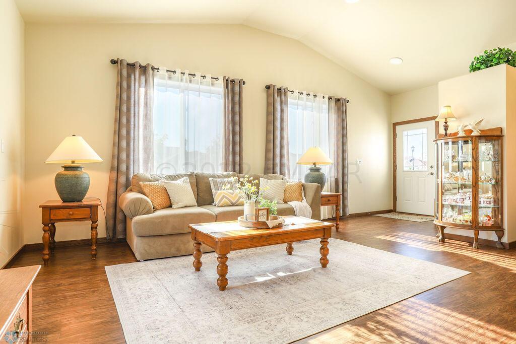 640 Westview Ln E, West Fargo