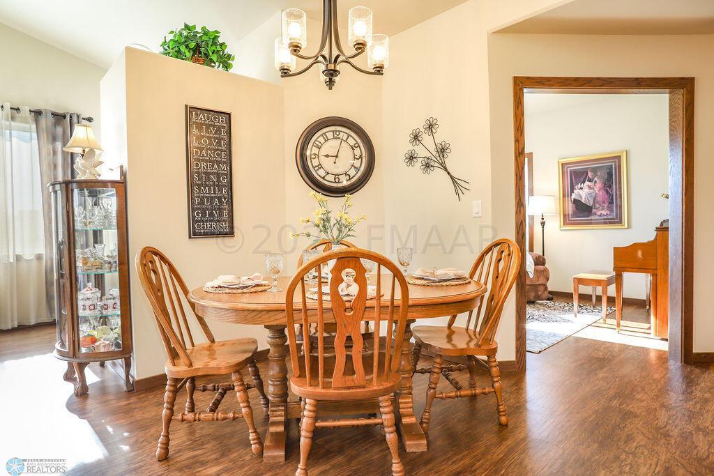 640 Westview Ln E, West Fargo