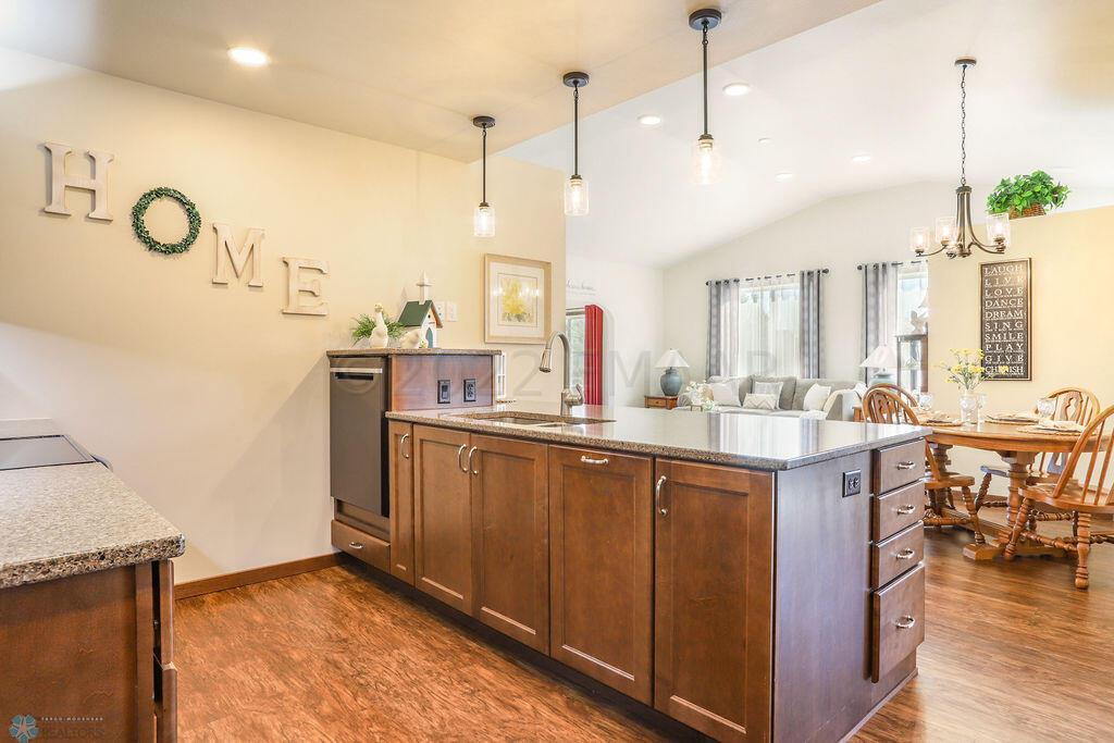 640 Westview Ln E, West Fargo
