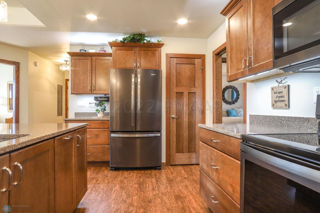 640 Westview Ln E, West Fargo