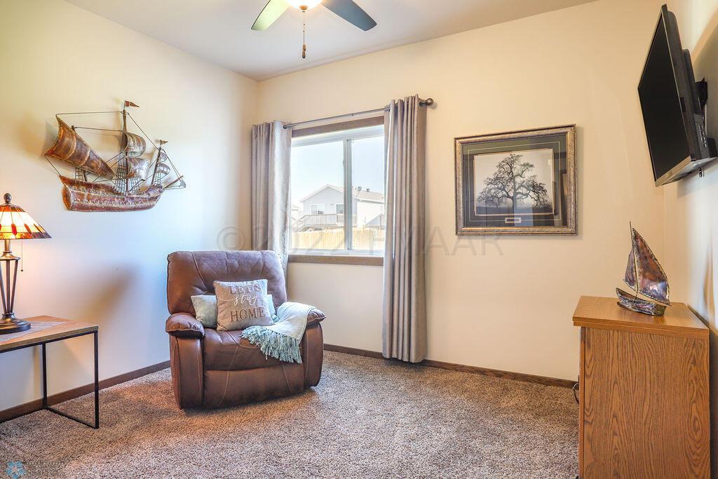 640 Westview Ln E, West Fargo