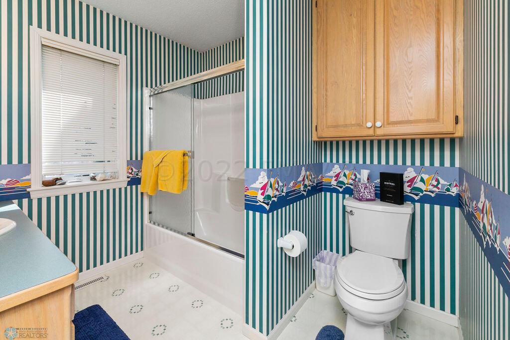 2nd floor bathroom