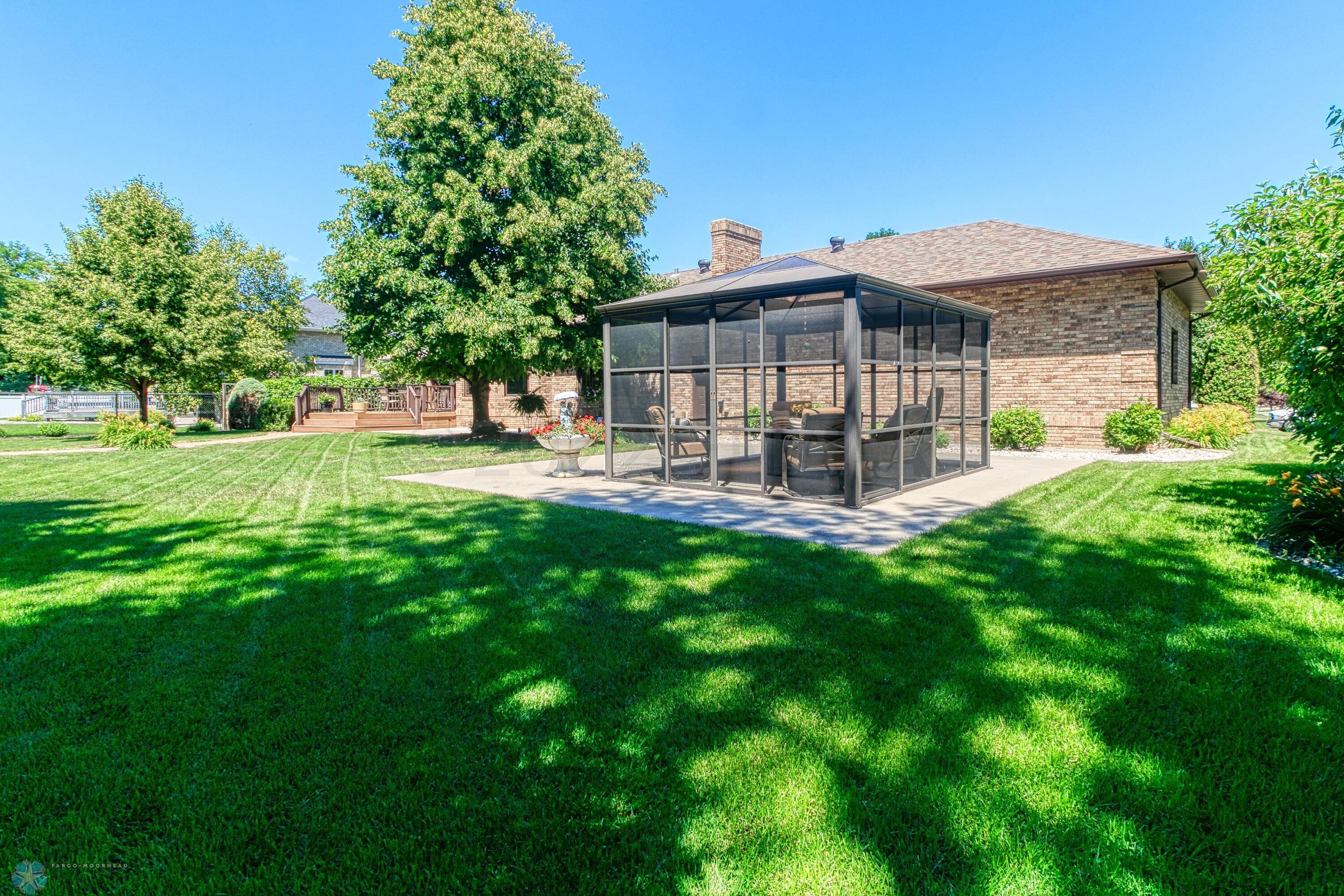 Screen porch - enjoy the outdoors