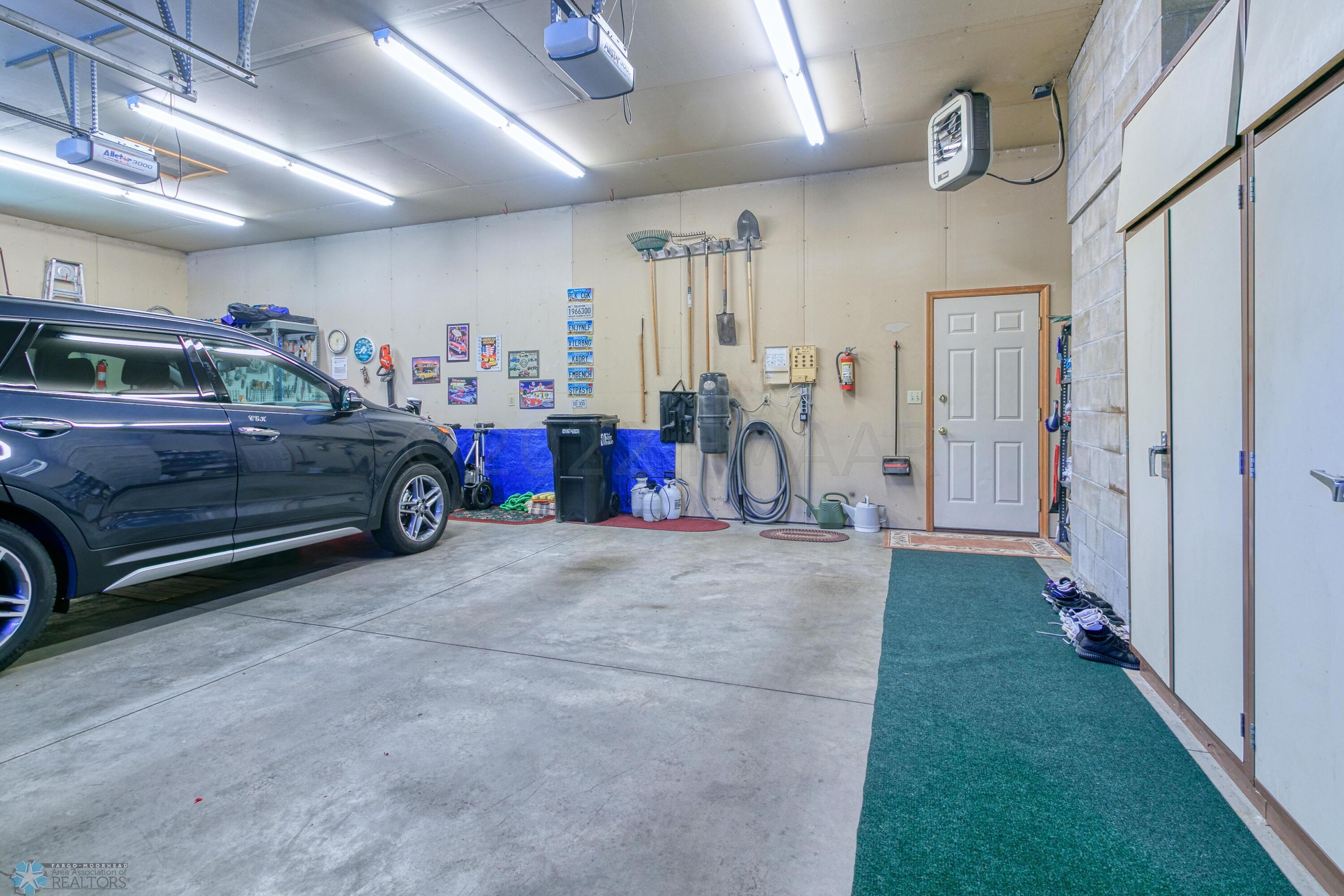 Garage - finished/heater