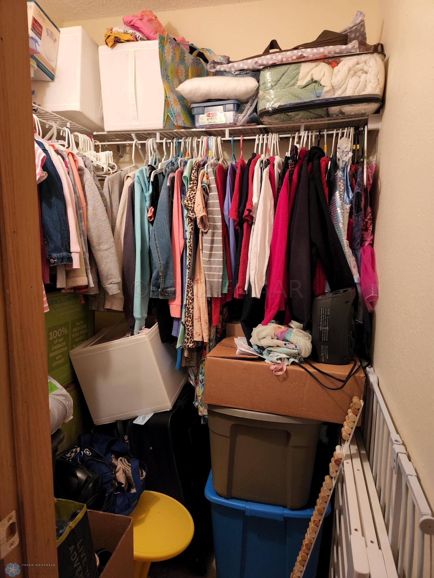 LL Bdrm Walkin Closet