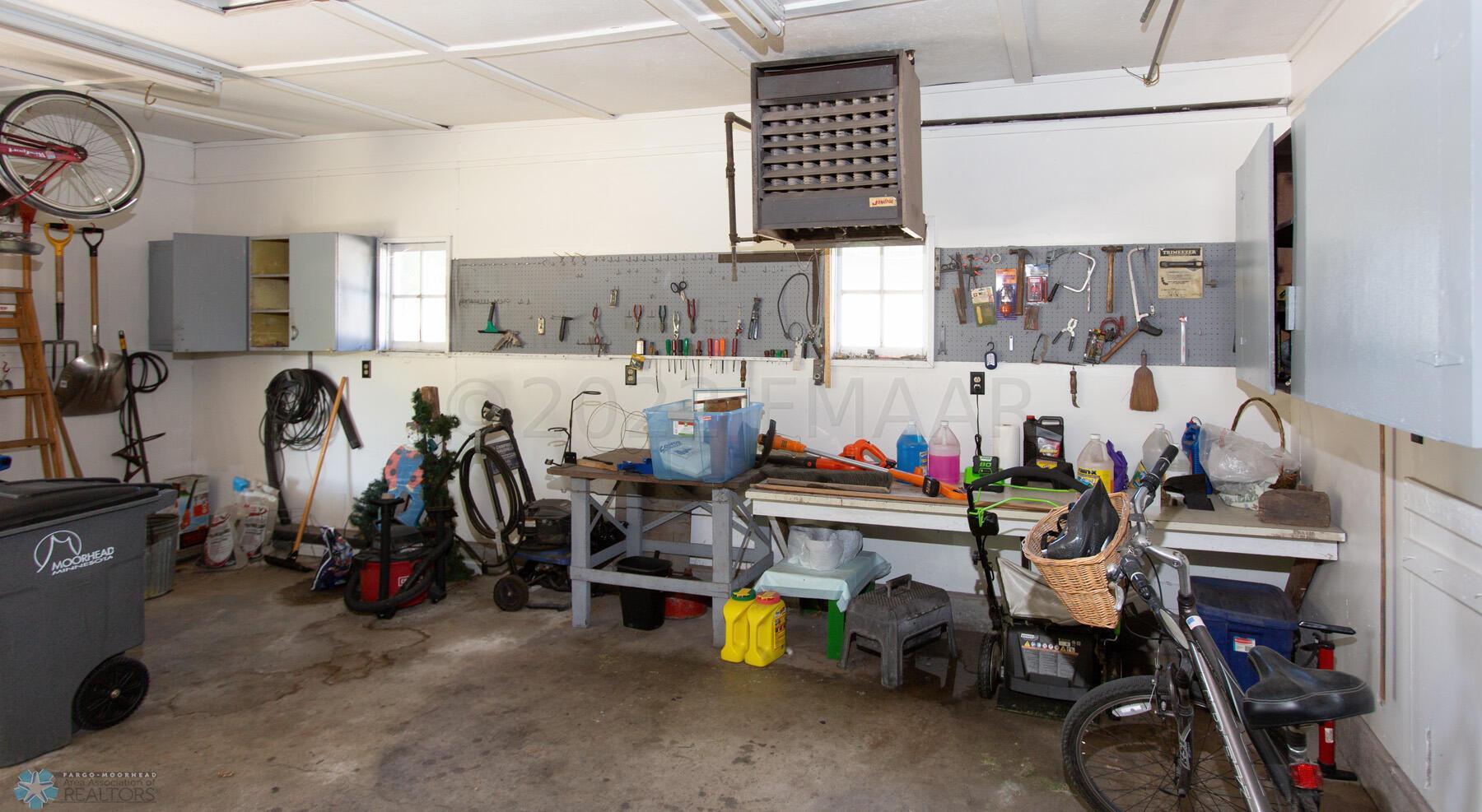 Heated 2 1/2 Stall Garage!