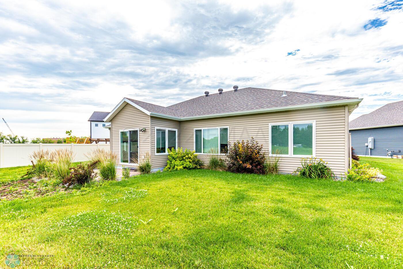 Home-4