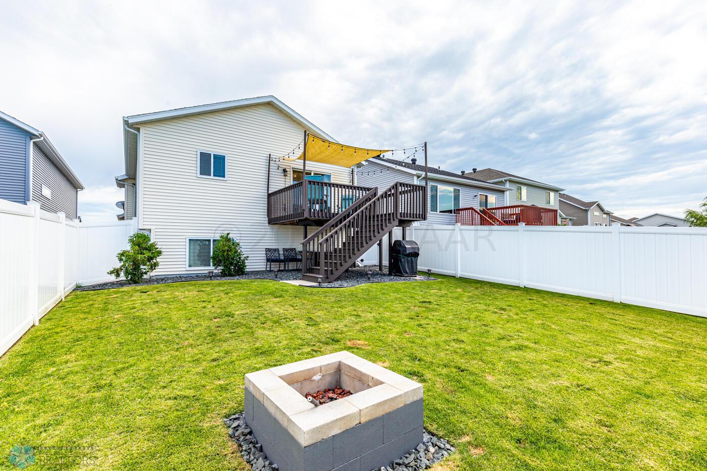 Fence & Firepit