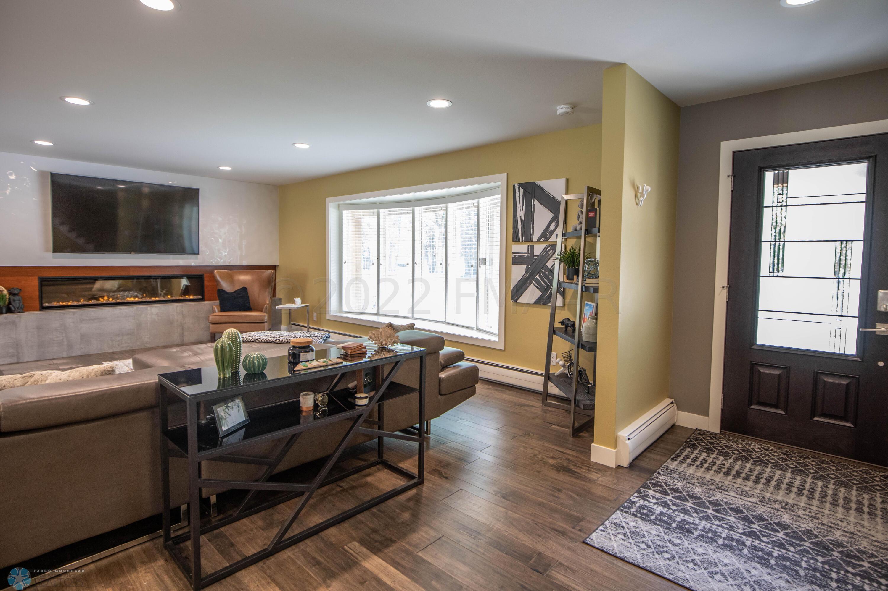 Entryway/Living Room