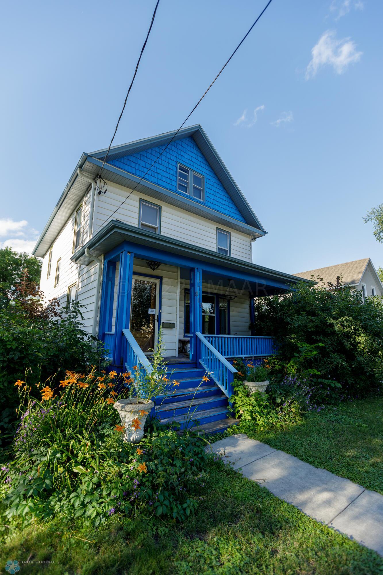 813 11th Ave N 002