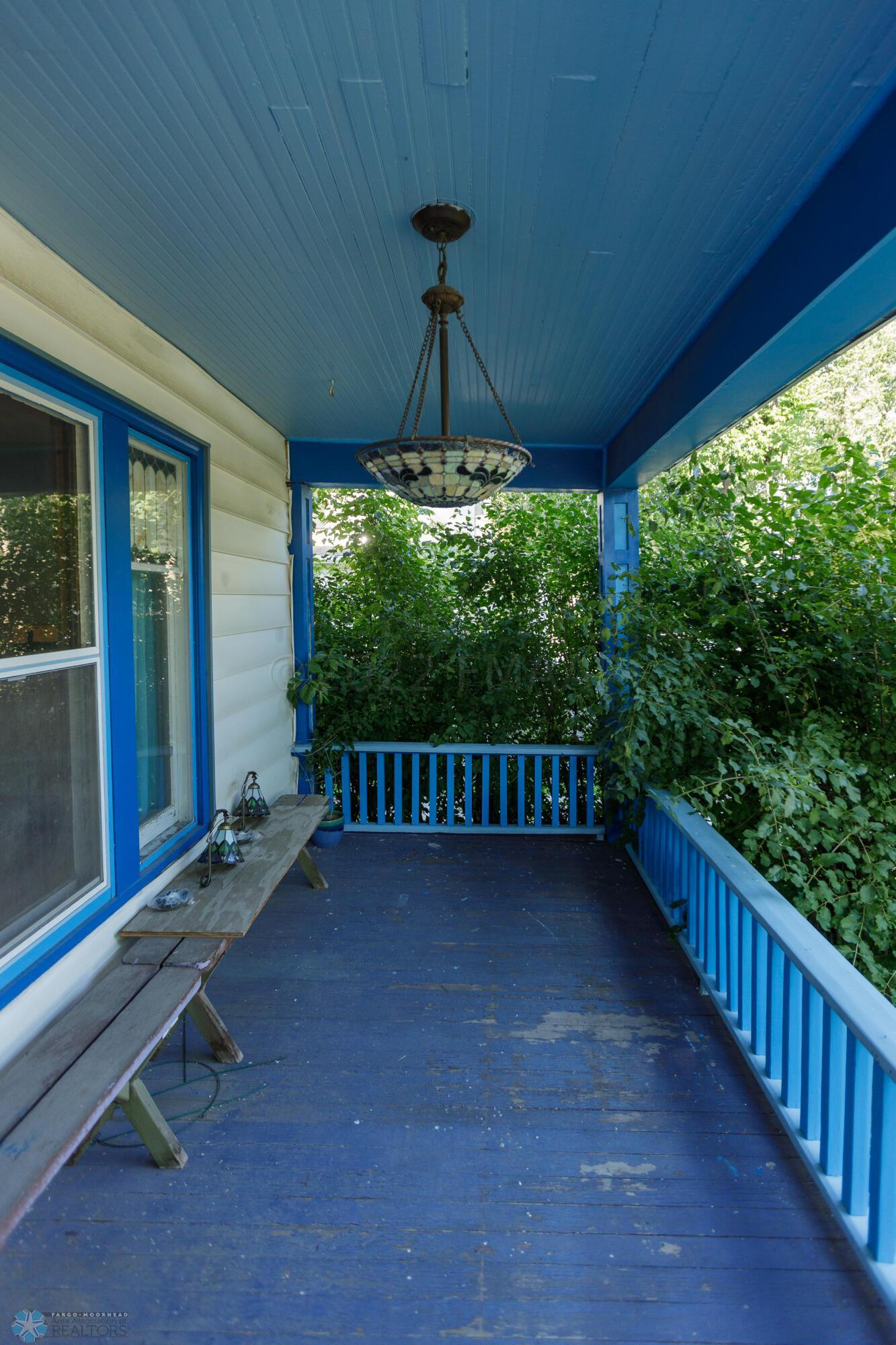 813 11th Ave N 003