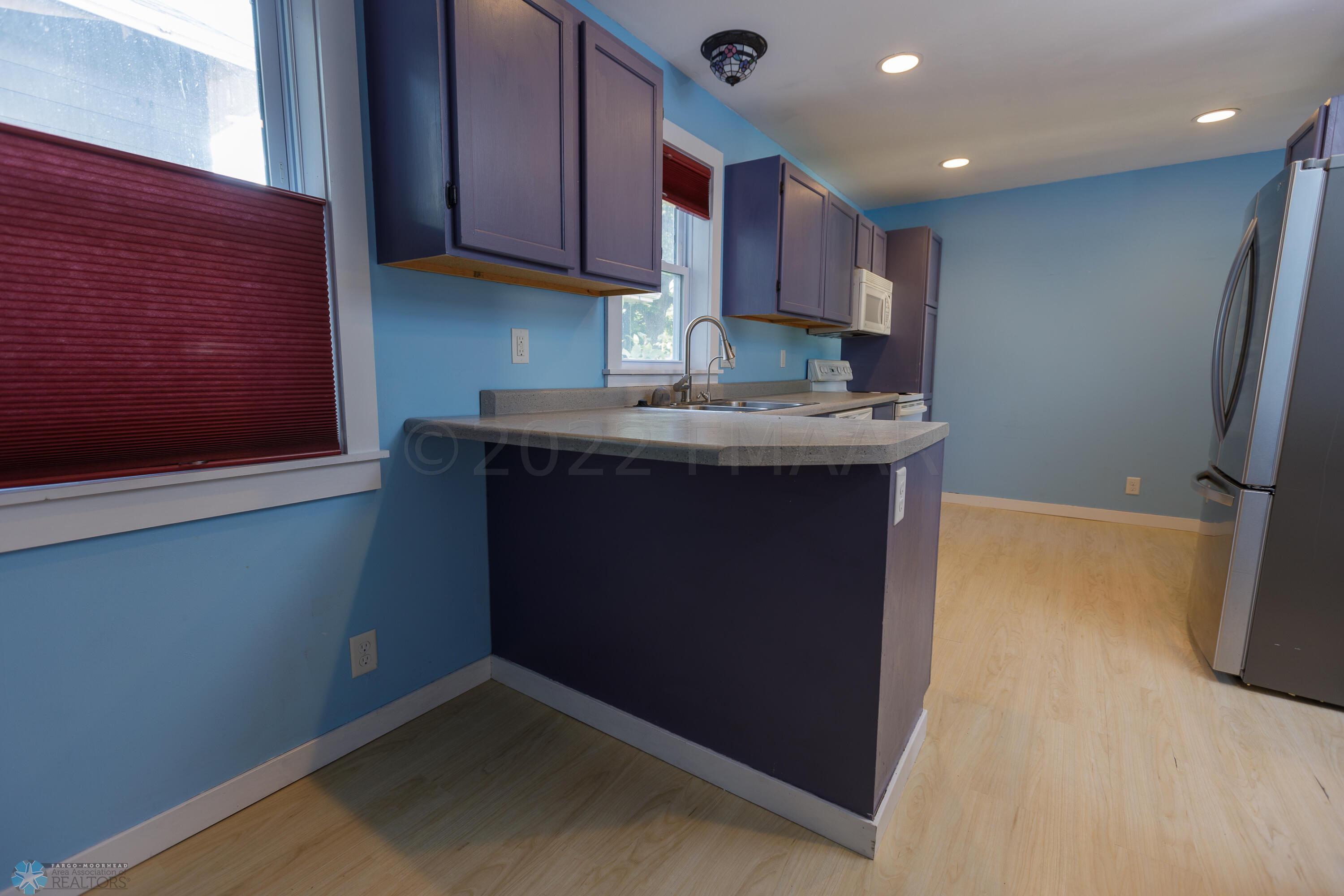 813 11th Ave N 010