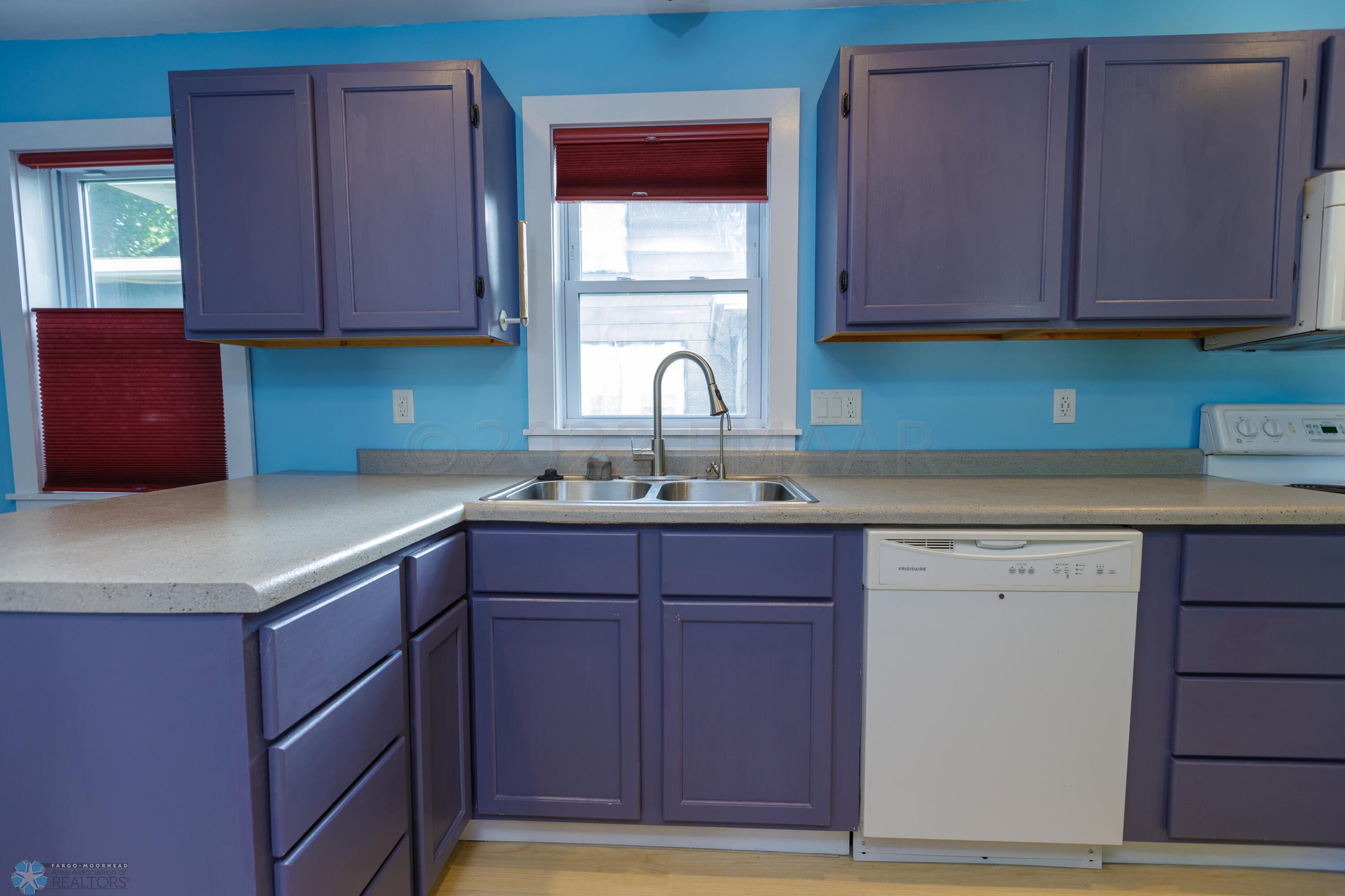 813 11th Ave N 012