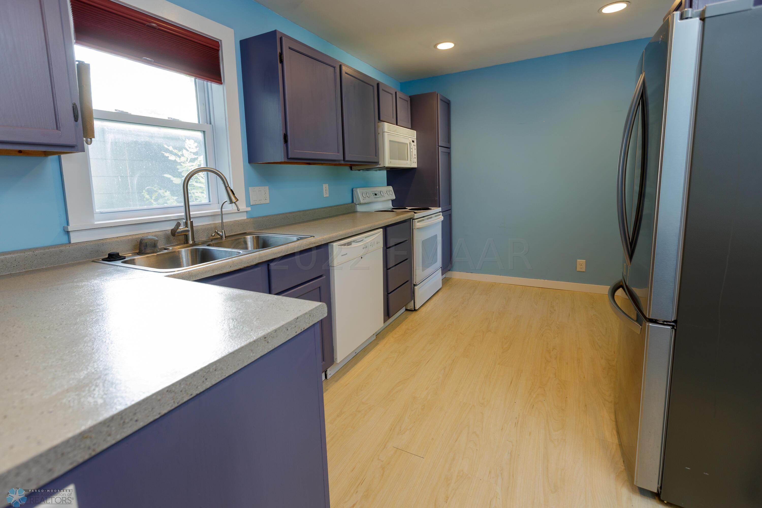 813 11th Ave N 011