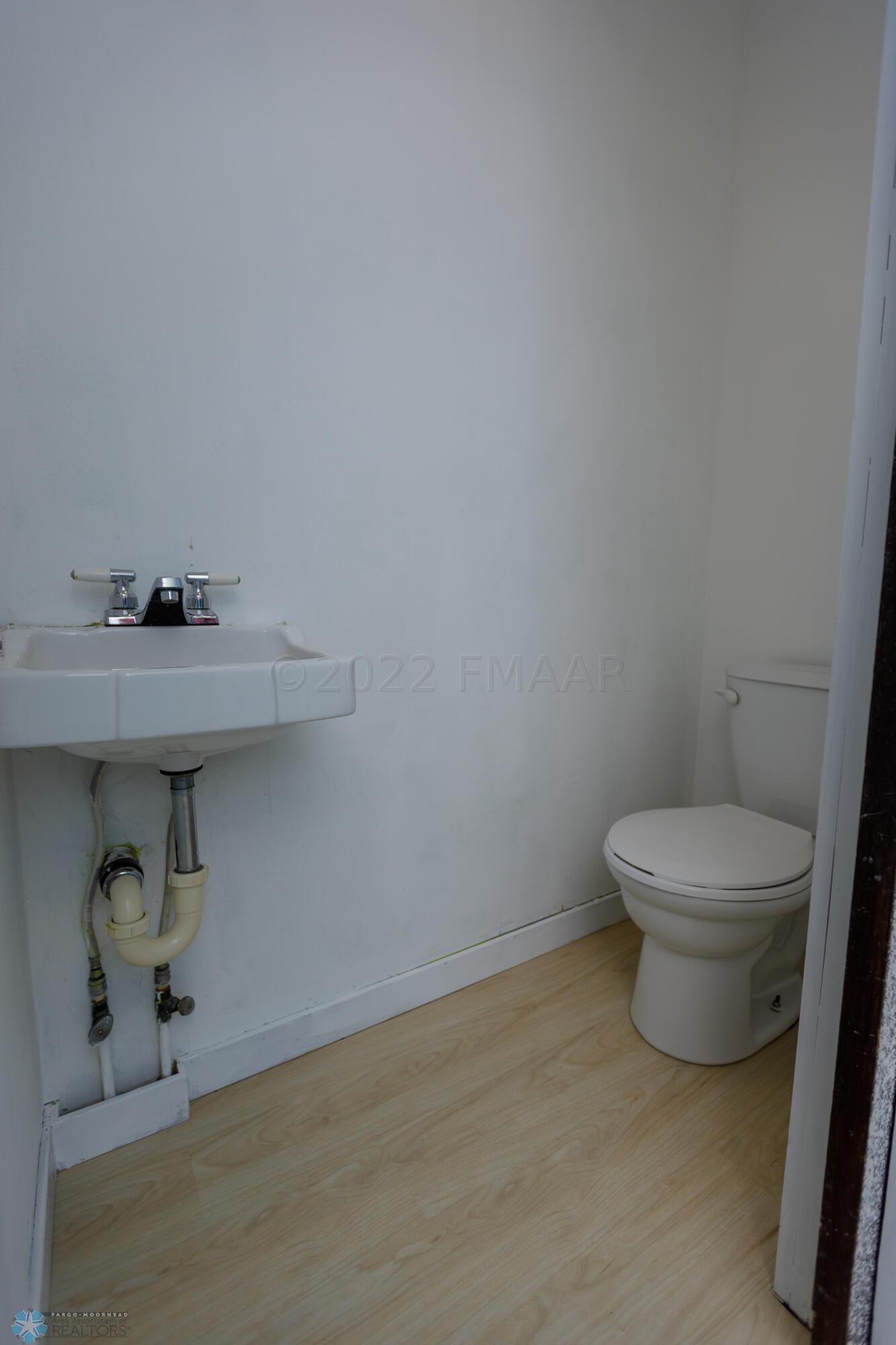 813 11th Ave N 009