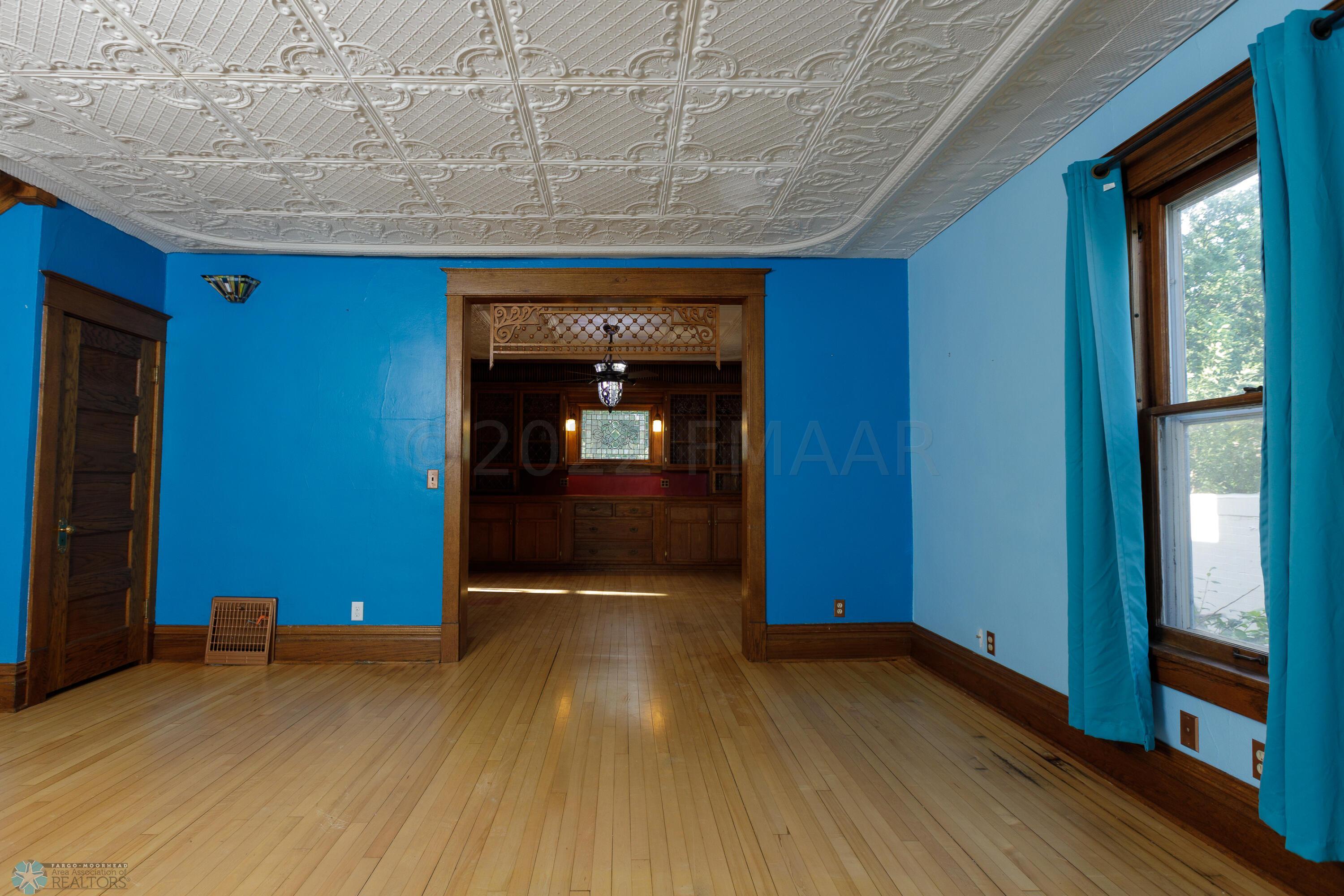 813 11th Ave N 021
