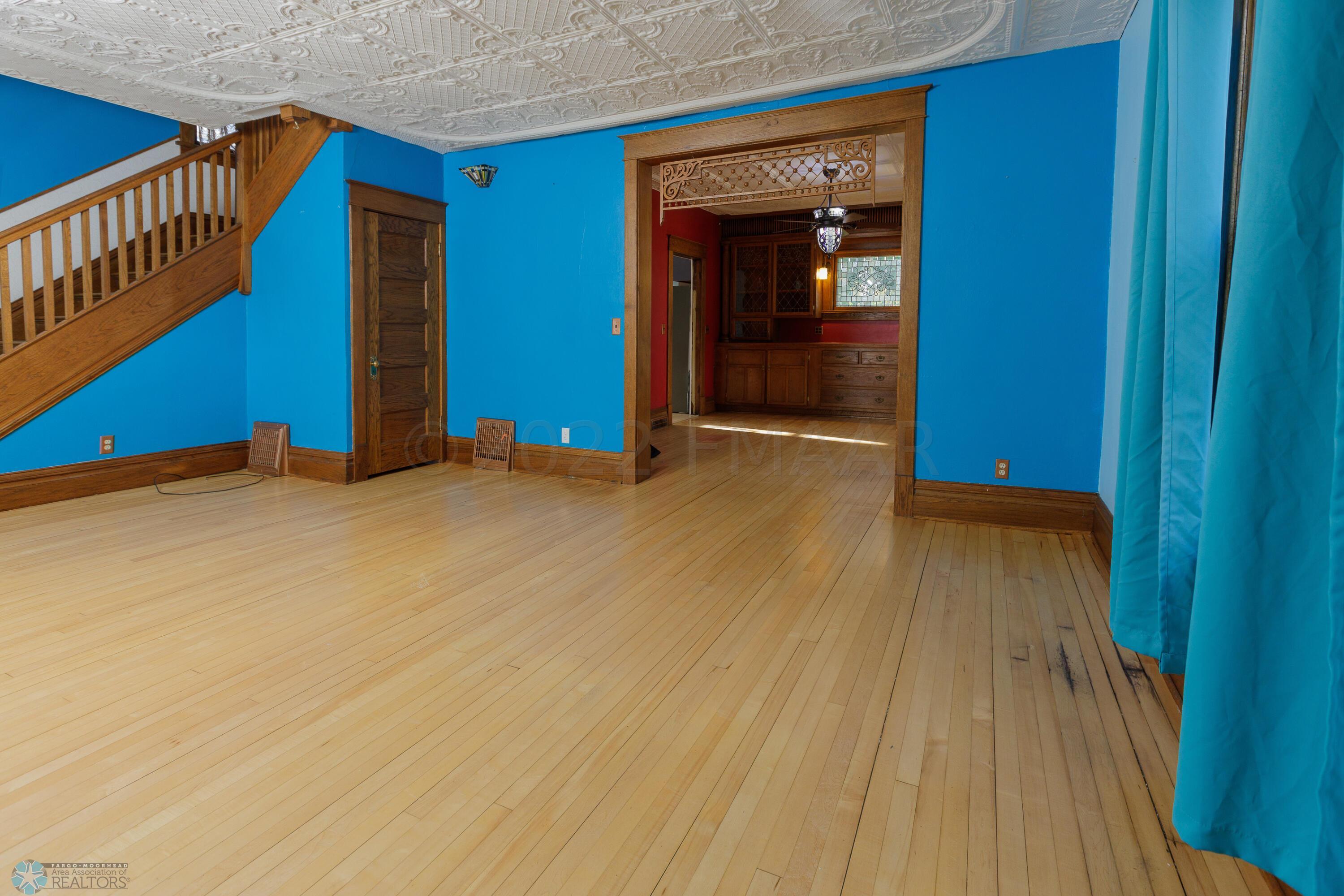 813 11th Ave N 022