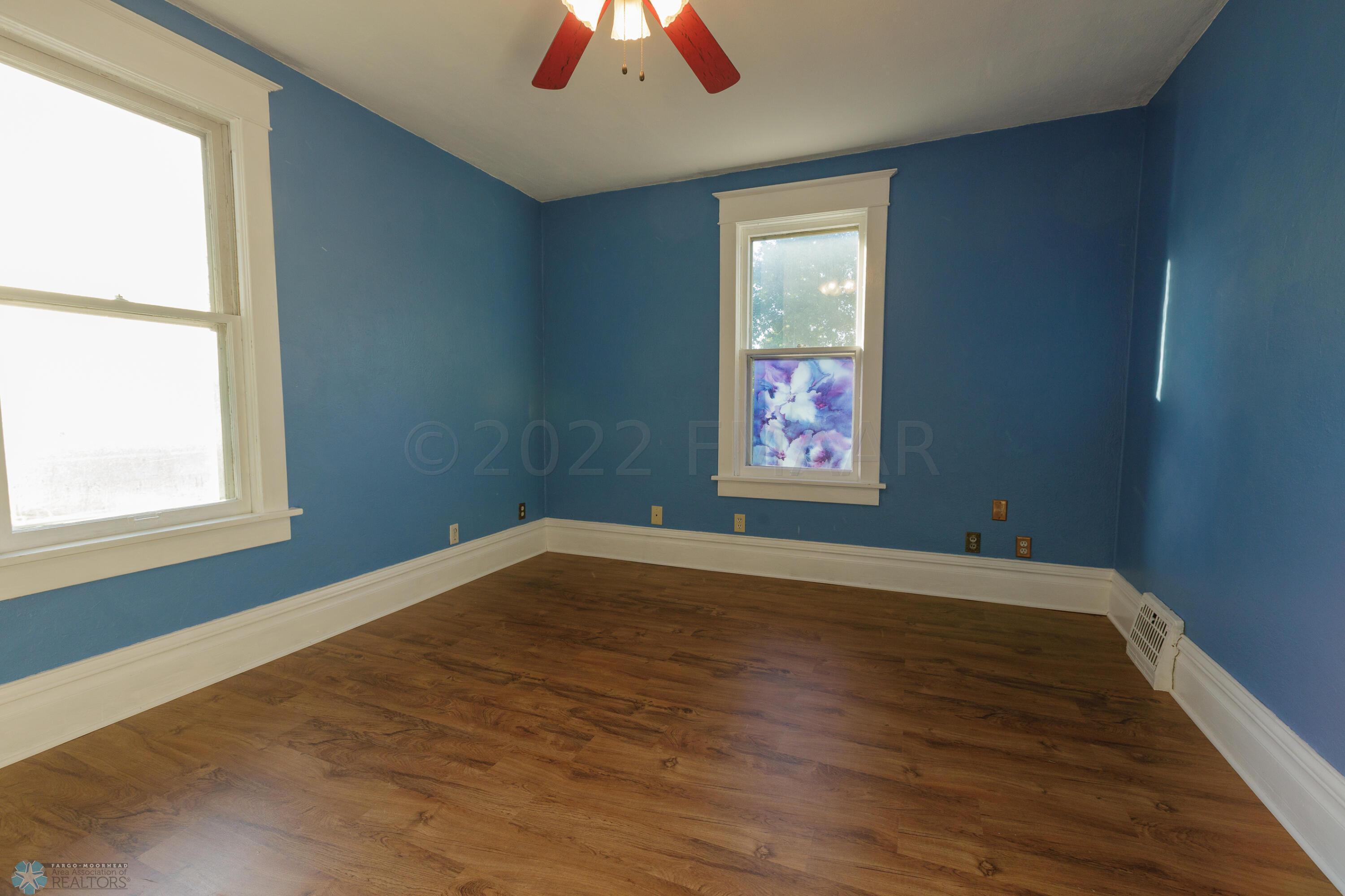 813 11th Ave N 034
