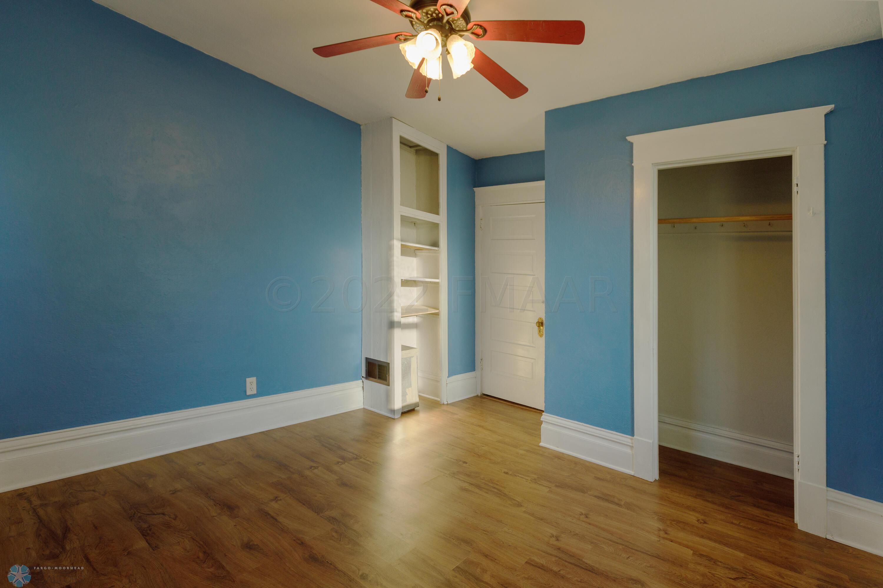 813 11th Ave N 035