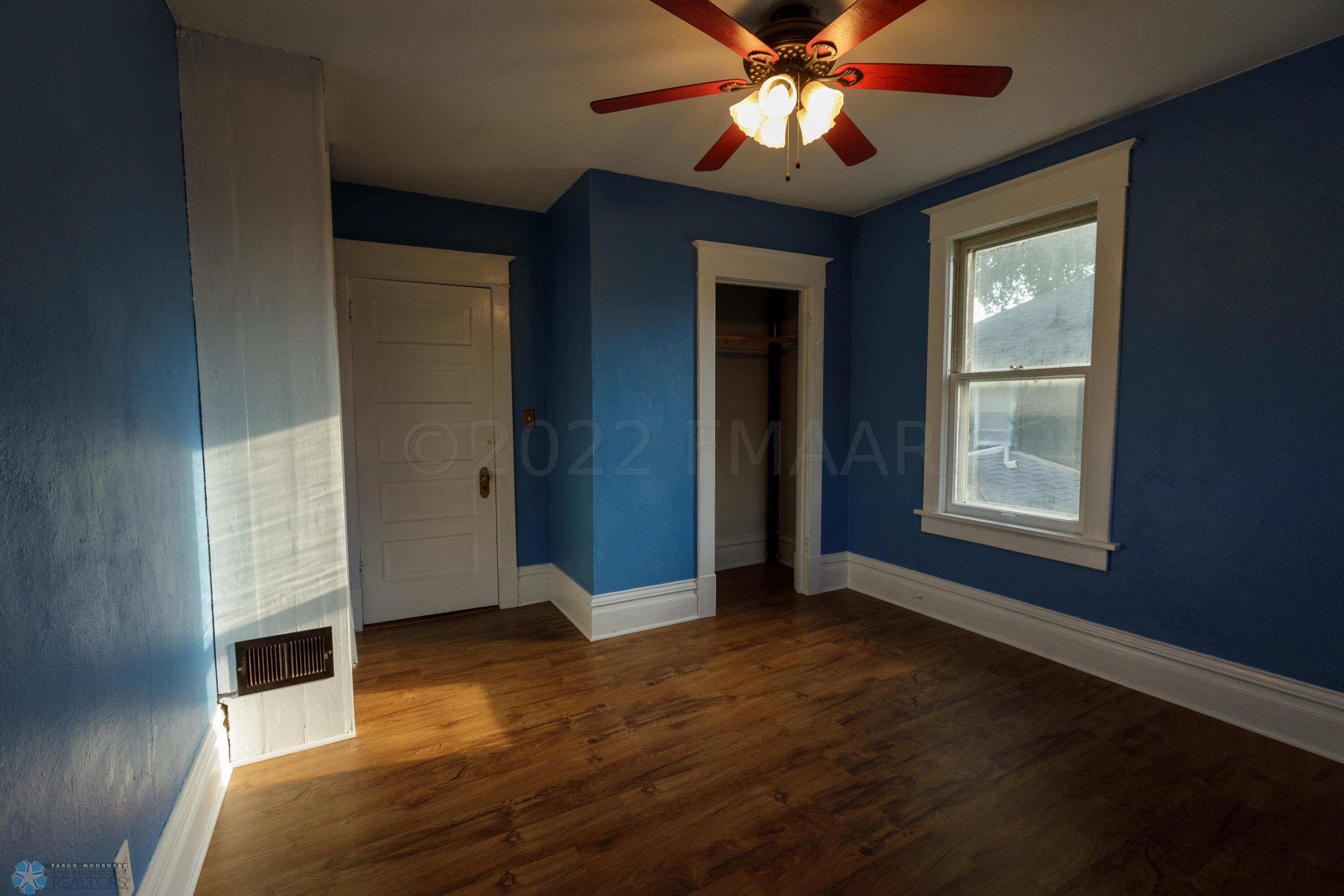 813 11th Ave N 036