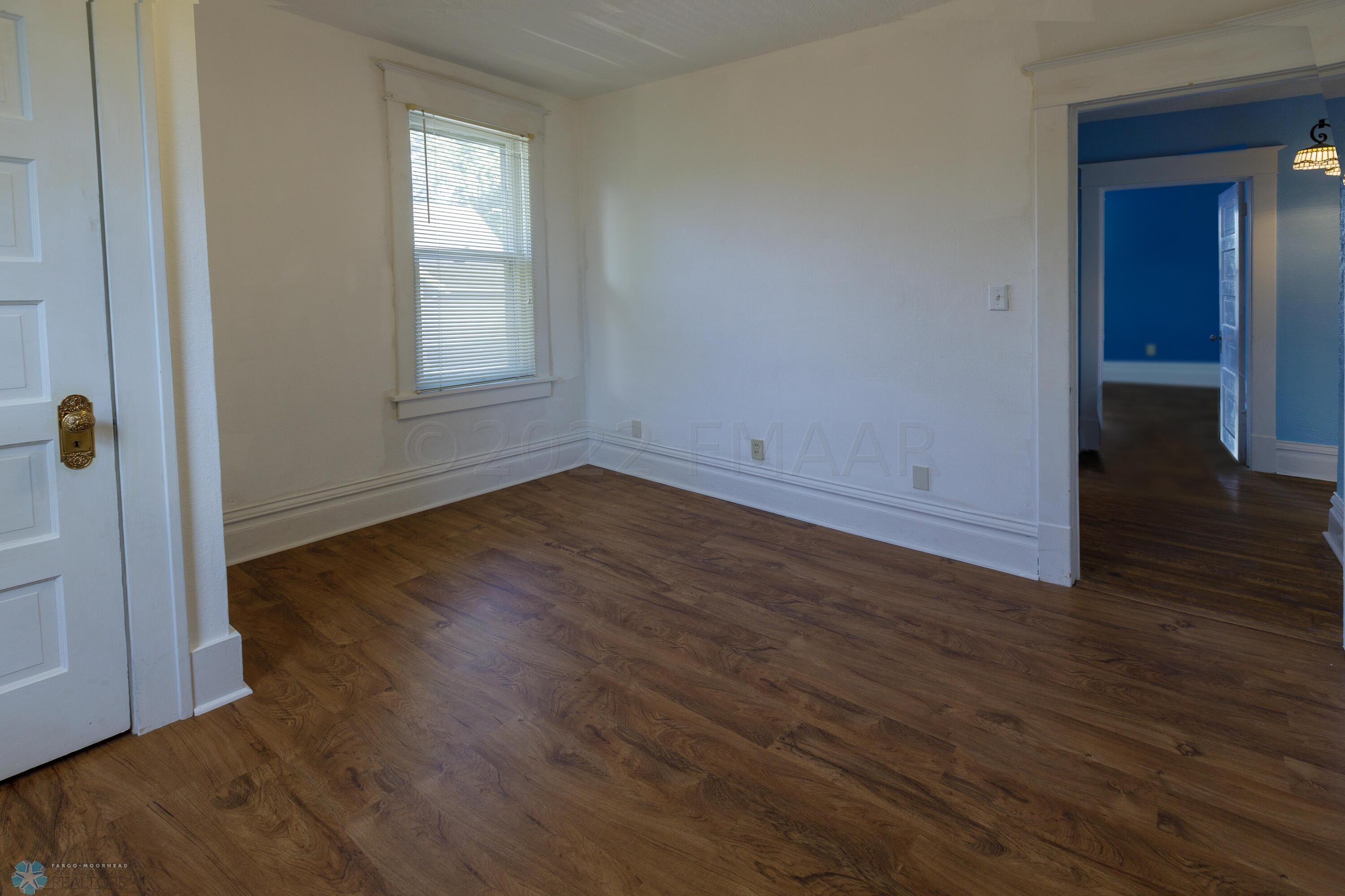813 11th Ave N 038