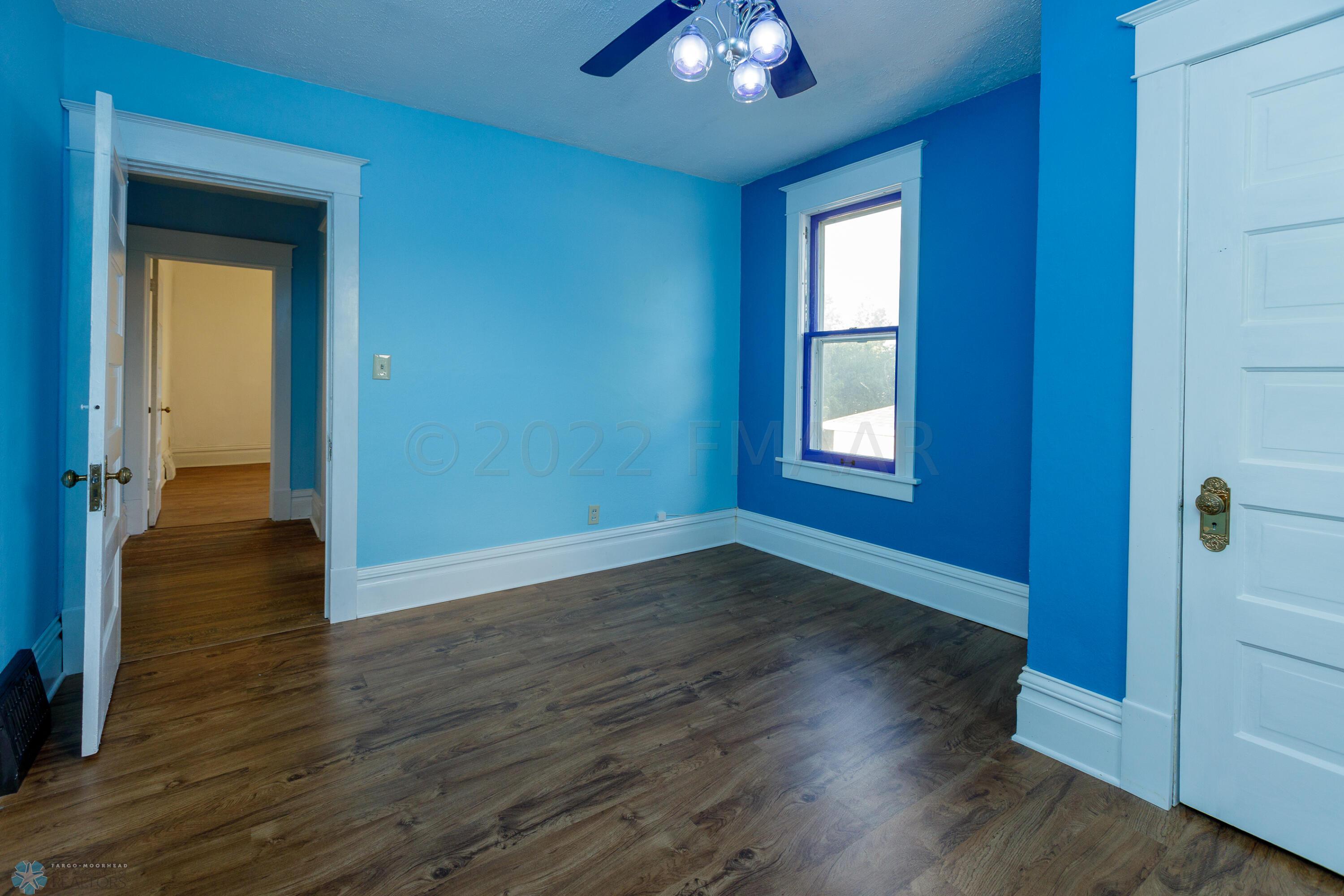 813 11th Ave N 040