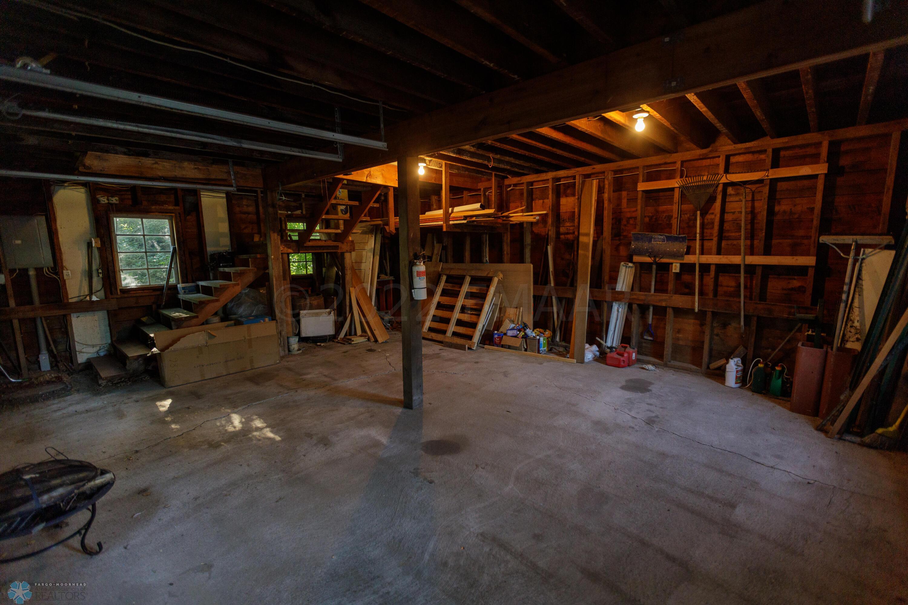 813 11th Ave N 006