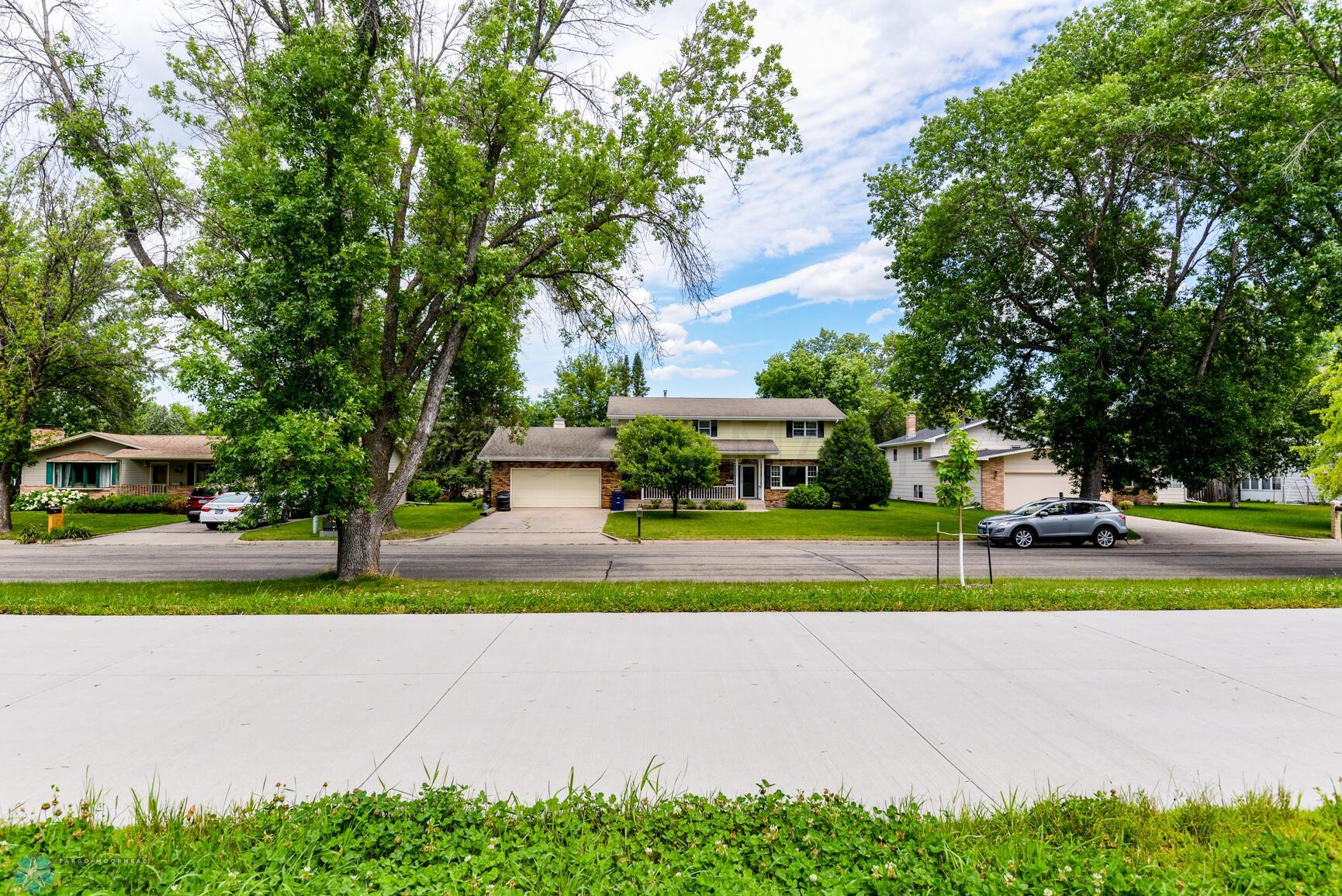 Walking Path/Front Exterior