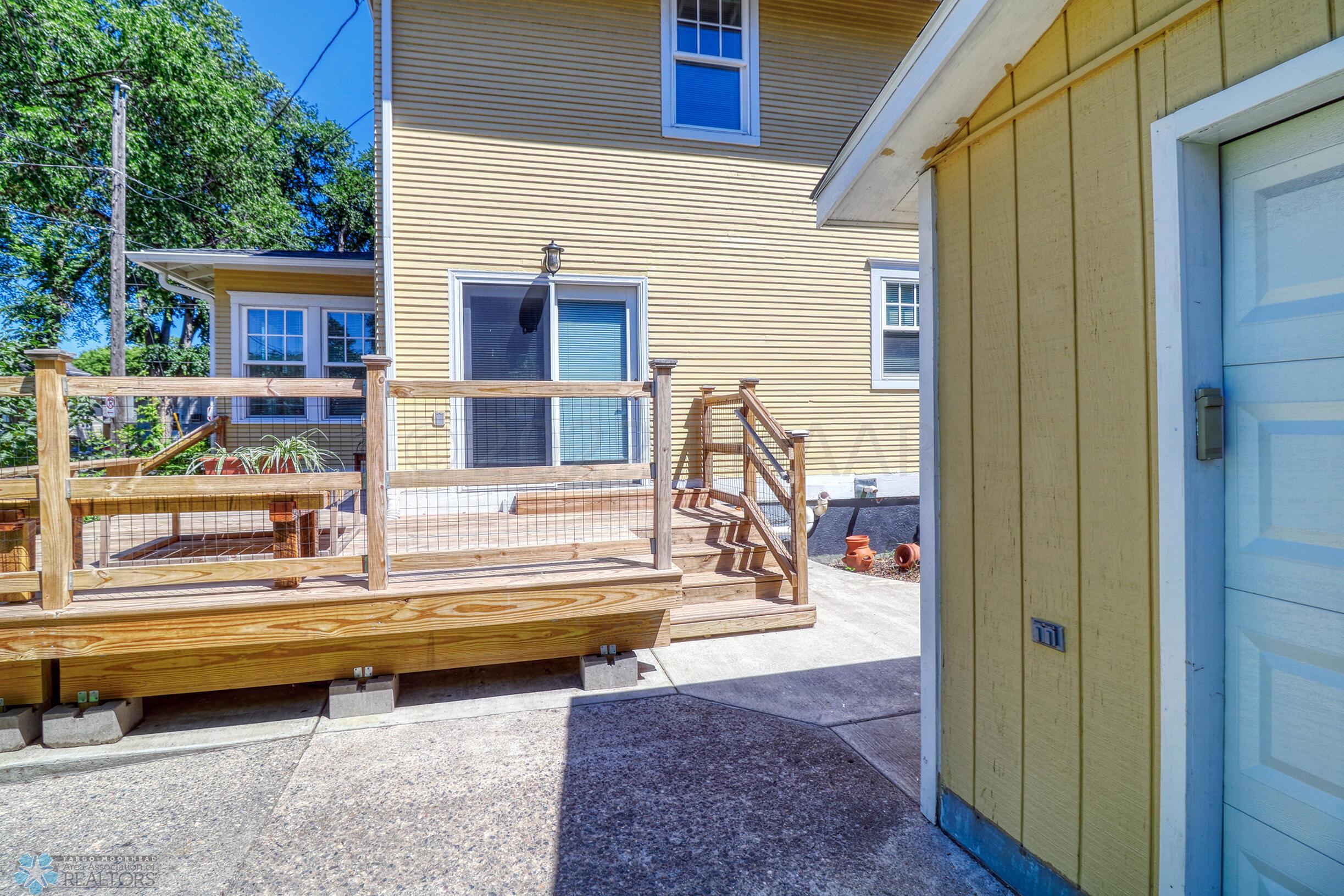 Backyard1_1