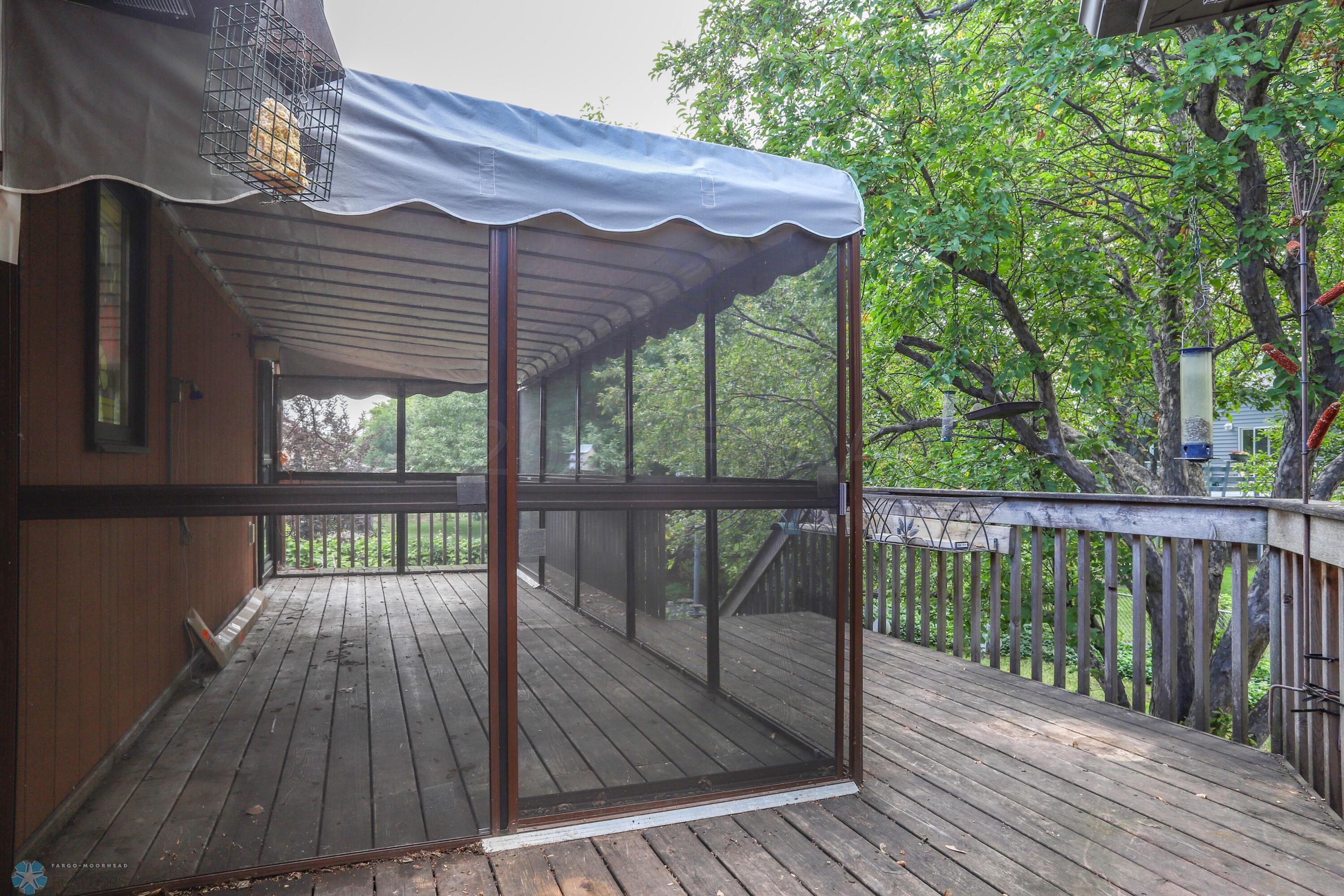 Screen porch