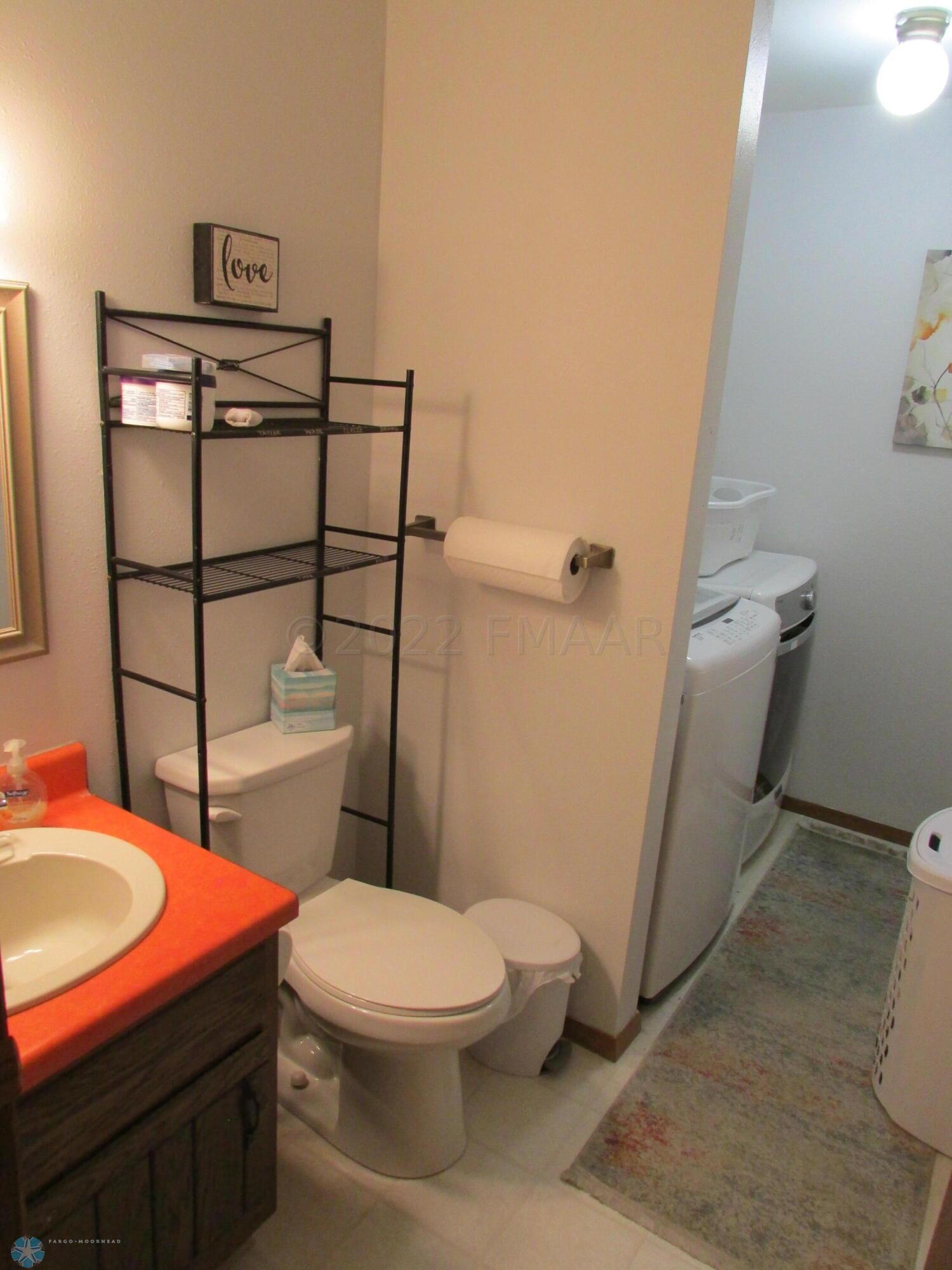 1/2 bath laundry