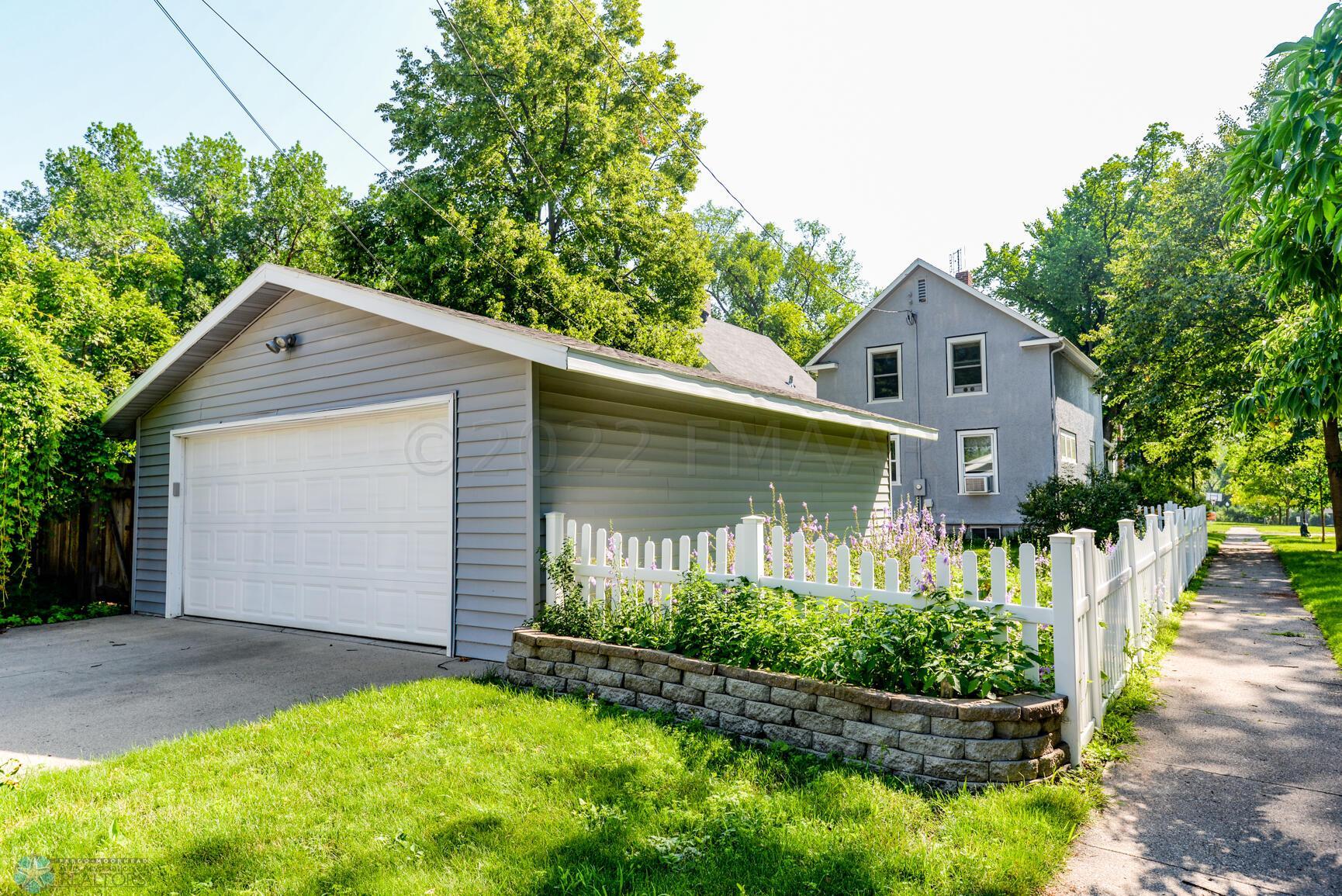 Garage/Rear Exterior