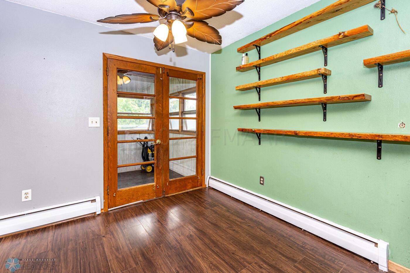 Eating area/door to porch