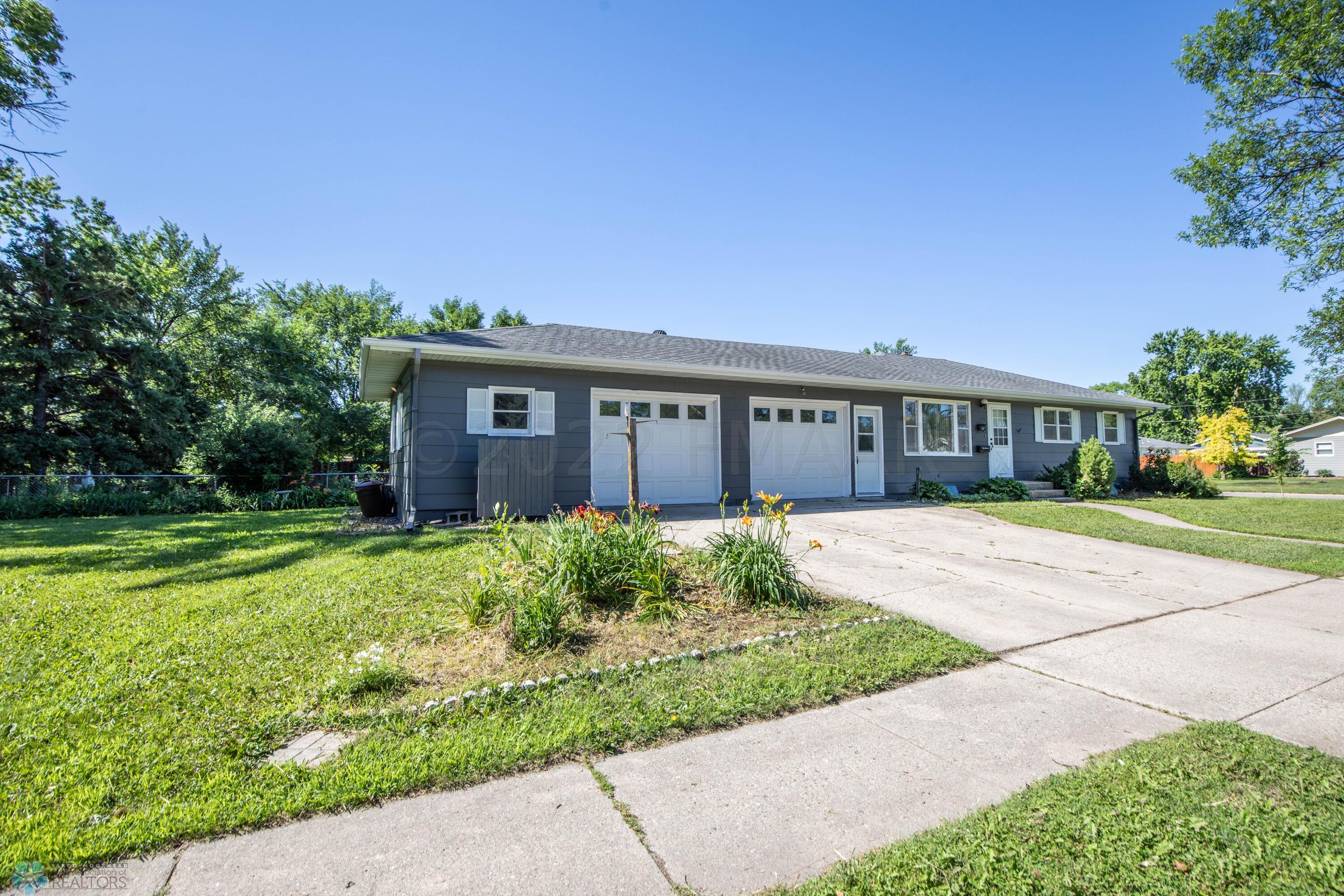 905 13th Ave N, Moorhead