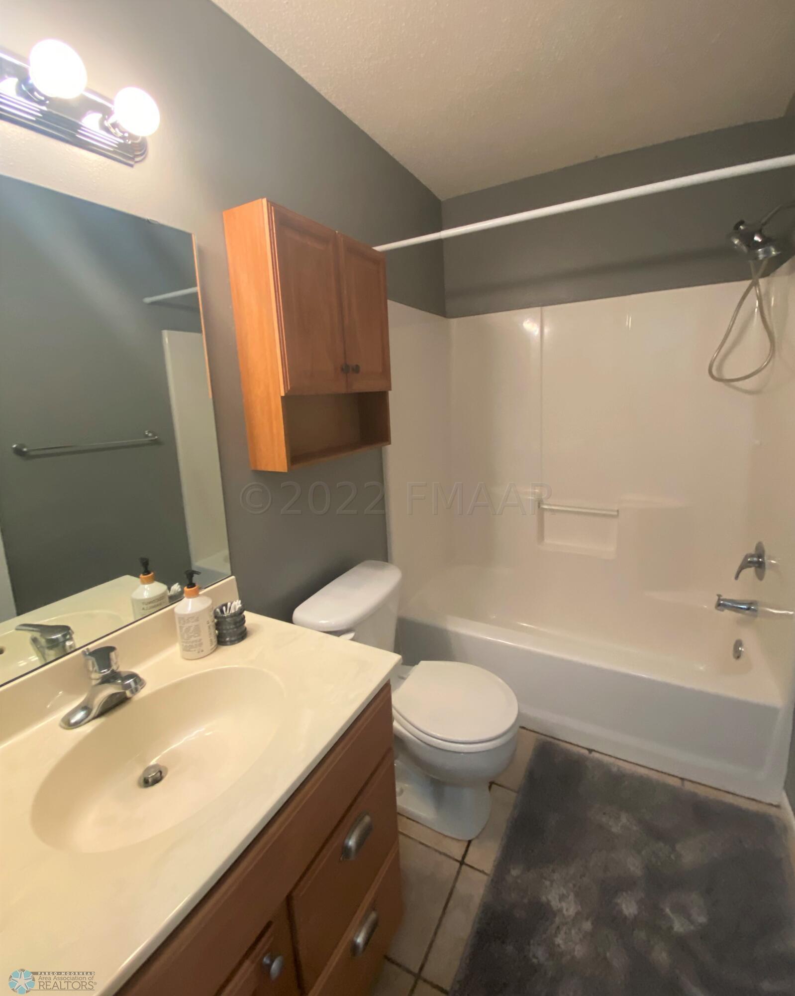 Basement - Bath(a)