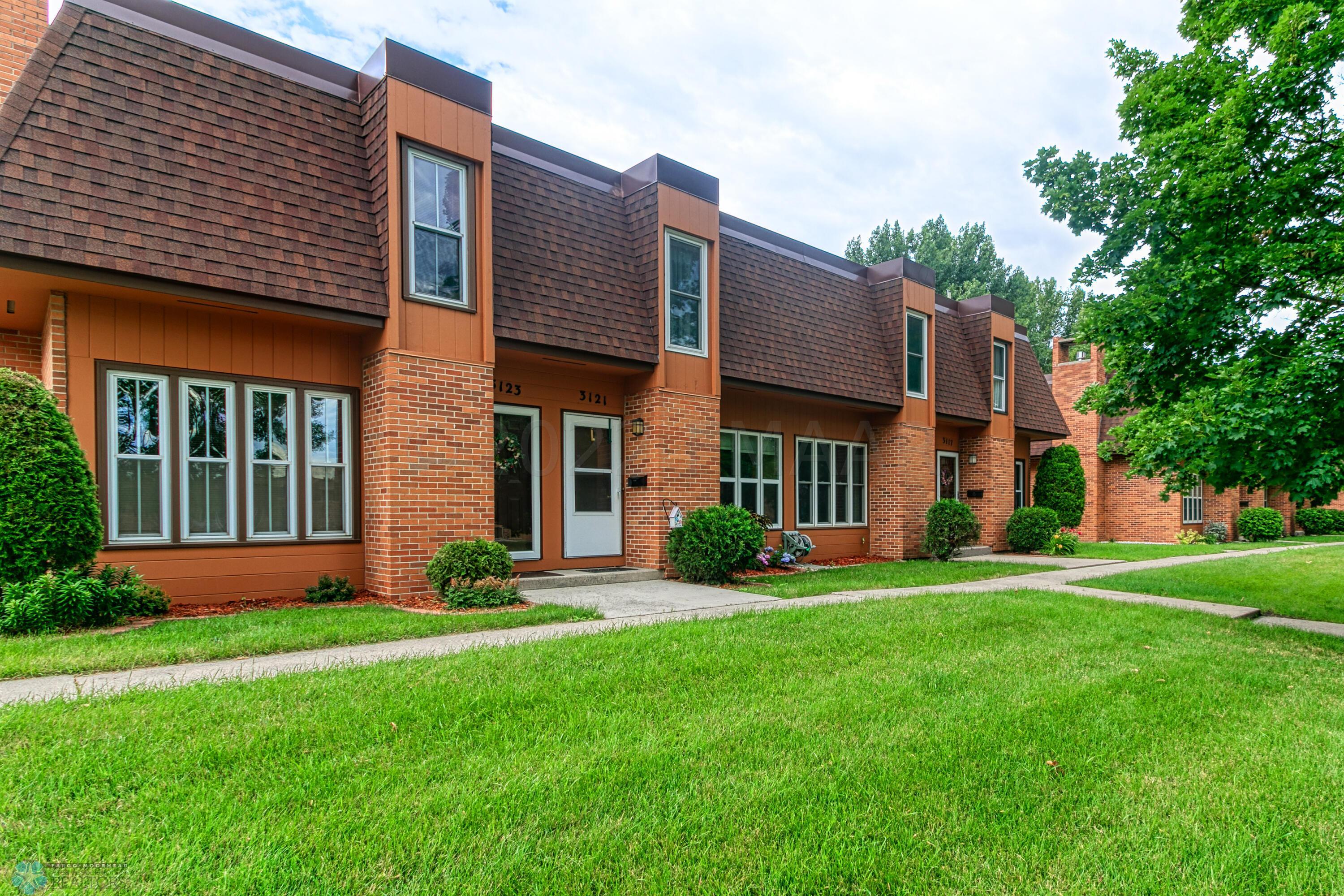 Hommati.com-3119_5th_St_S_MN-07-19-2022-