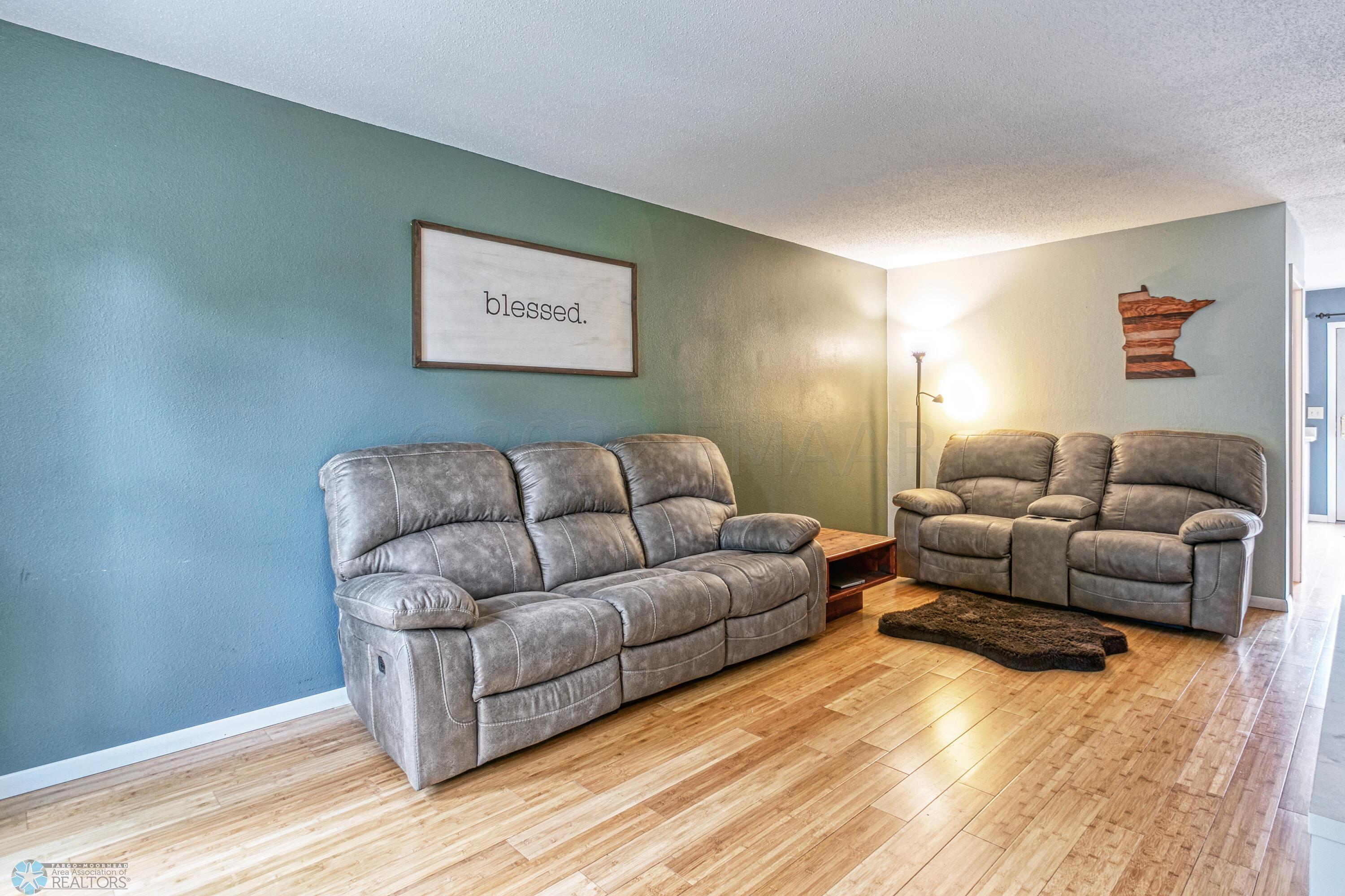 Hommati.com-3119_5th_St_S_MN-07-19-2022-