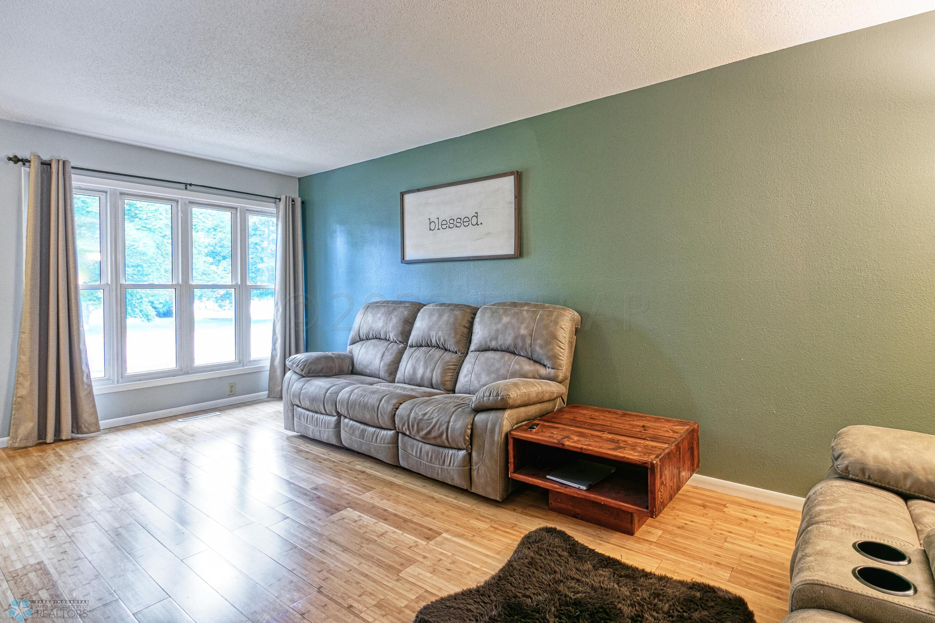 Hommati.com-3119_5th_St_S_MN-07-19-2022-