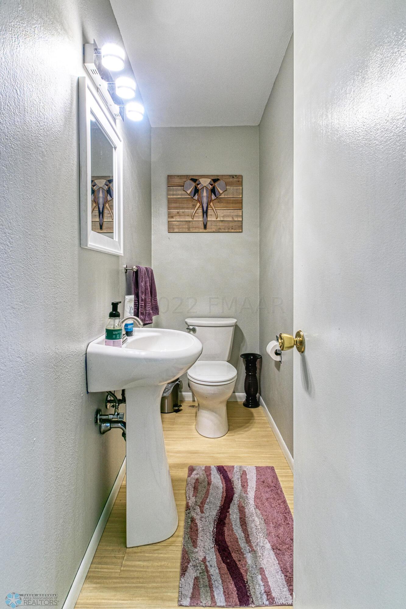 Hommati.com-3119_5th_St_S_MN-07-19-2022-