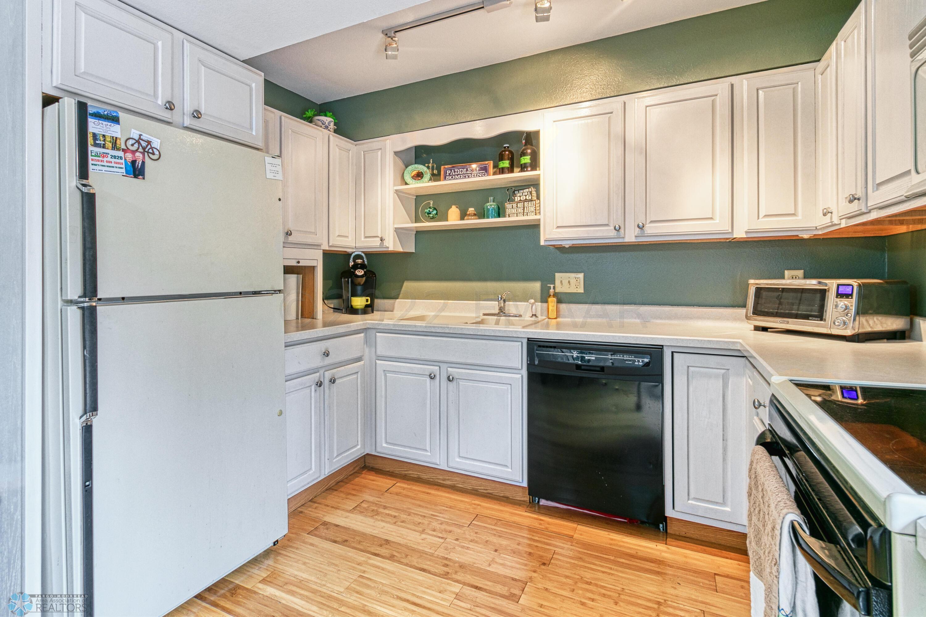 Hommati.com-3119_5th_St_S_MN-07-19-2022-