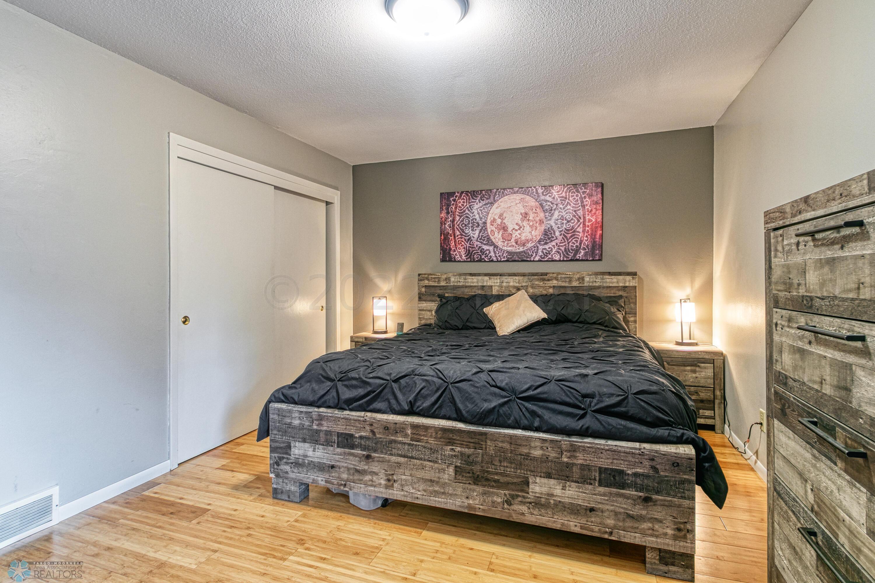 Hommati.com-3119_5th_St_S_MN-07-19-2022-