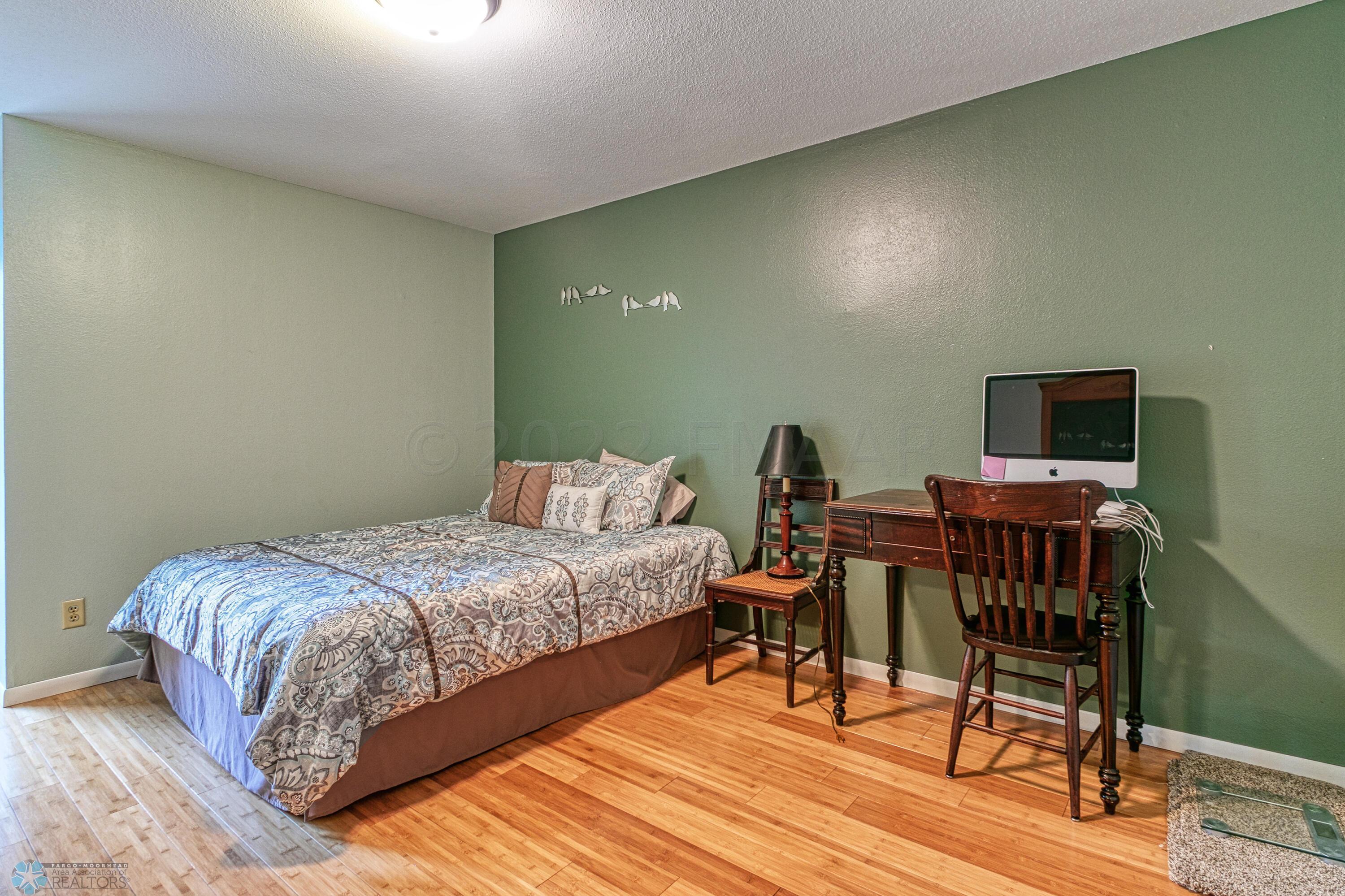 Hommati.com-3119_5th_St_S_MN-07-19-2022-